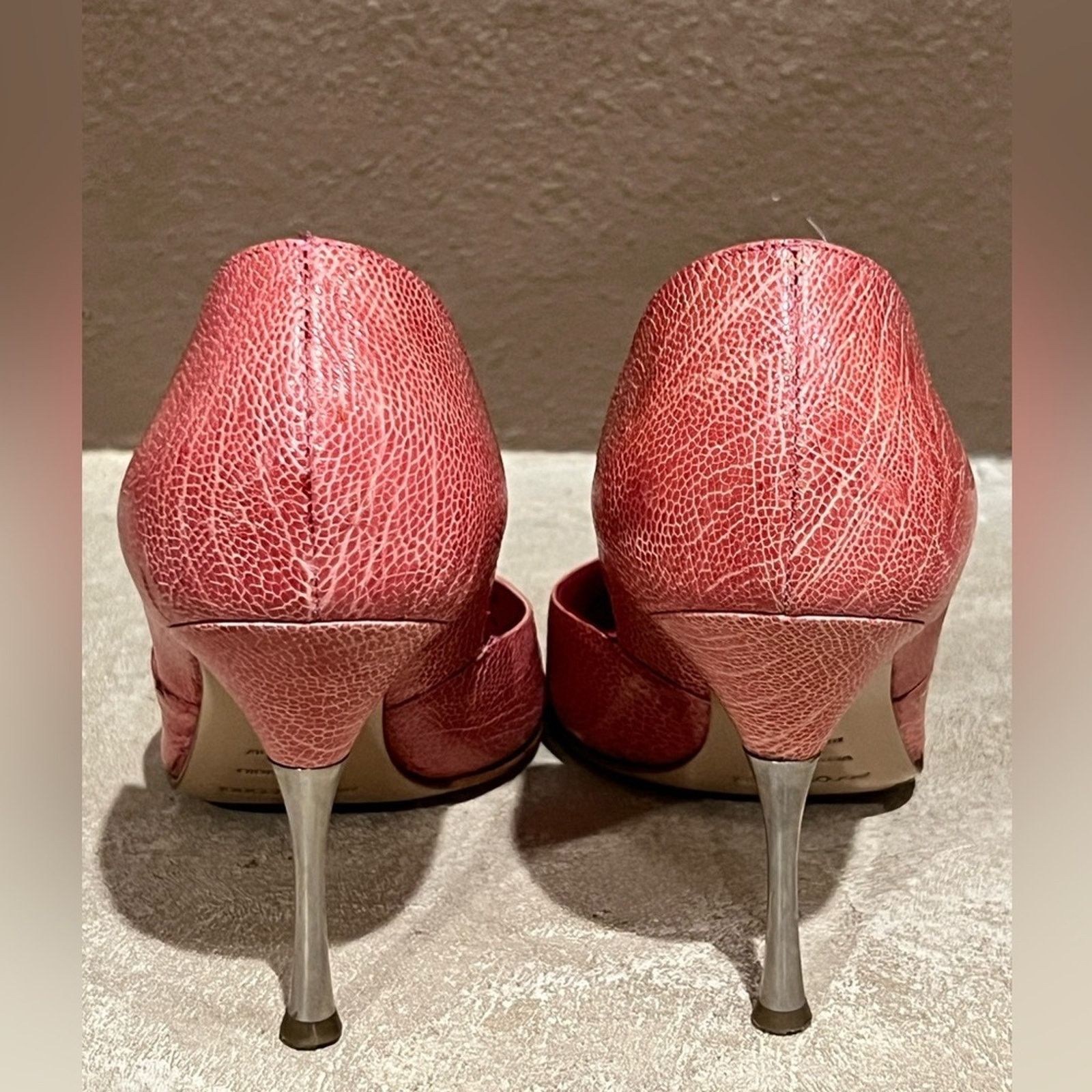 Sergio Rossi Sergio Rossi Stingray Snake Pink Steel Heel Pump 39 US 8.5 Size US 8.5 / IT 38.5 - 7 Thumbnail