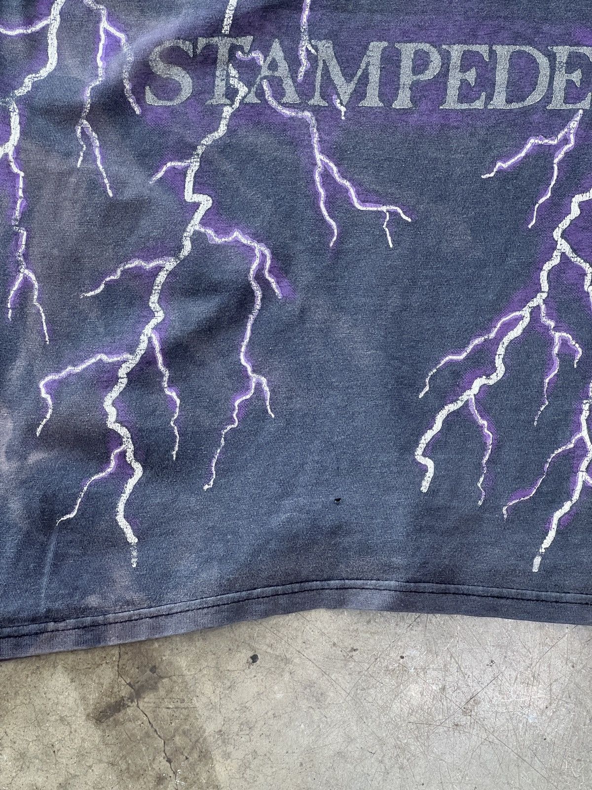 Band Tees Vintage 90s Brooks & Dunn AOP Lightning Thrashed Tee XL Size US XL / EU 56 / 4 - 9 Thumbnail