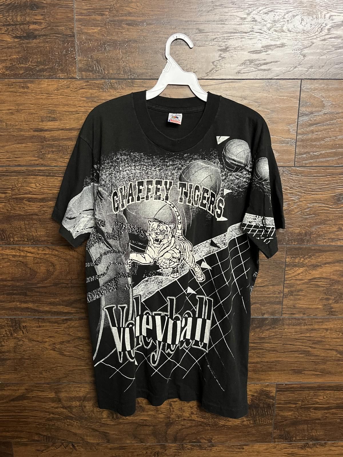 Fruit Of The Loom VTG Volleyball AOP T-shirt Chaffey Tigers High School Tee -L Size US L / EU 52-54 / 3 - 1 Thumbnail