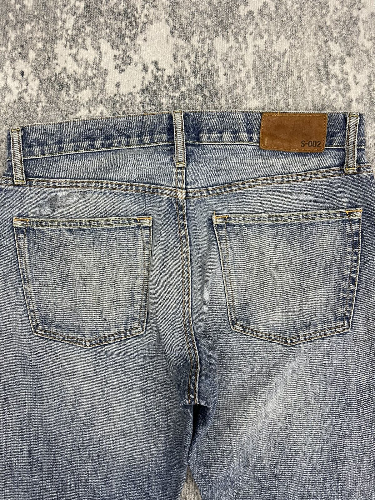 Uniqlo Vintage Uniqlo S002 Easy Fit Straight Distressed Denim Size US 31 - 11 Thumbnail