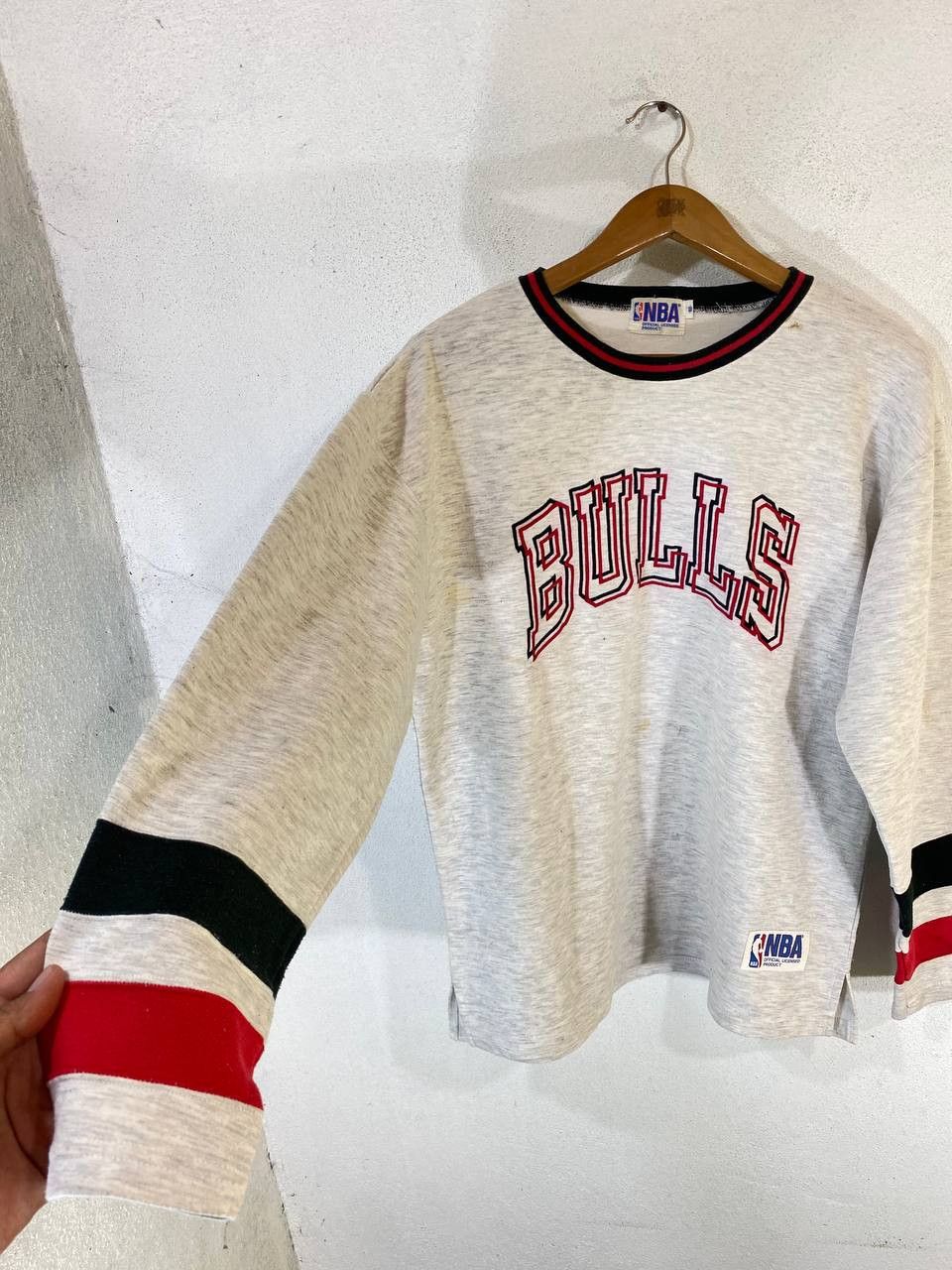 NBA vintage chicago bulls sweatshirt embroided Size US M / EU 48-50 / 2 - 11 Thumbnail