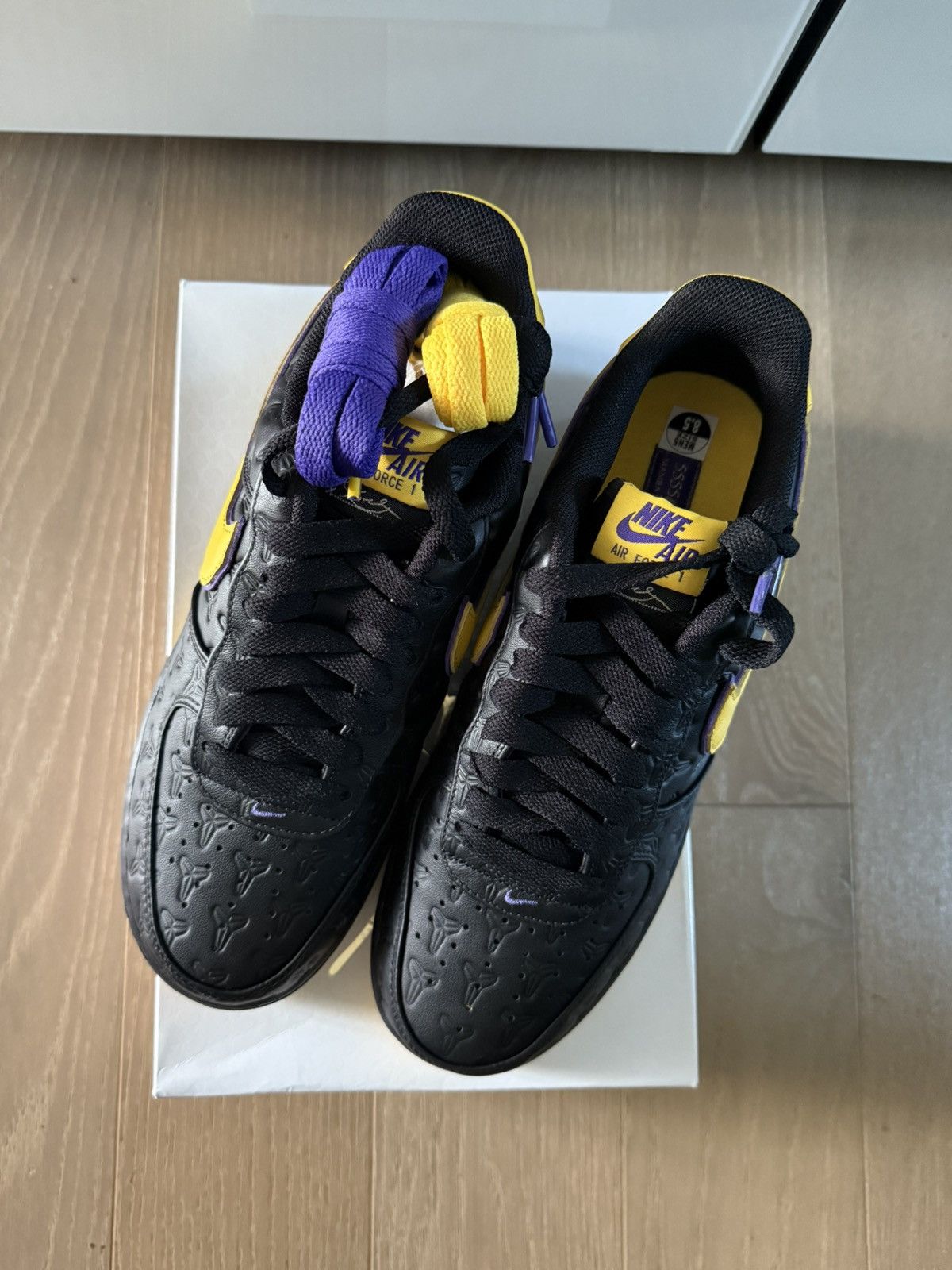 Nike Kobe x Nike Air Force 1 Low ‘Lakers Away’ 5555/8000 Sz 8.5 Size US 8.5 / EU 41-42 - 5 Thumbnail