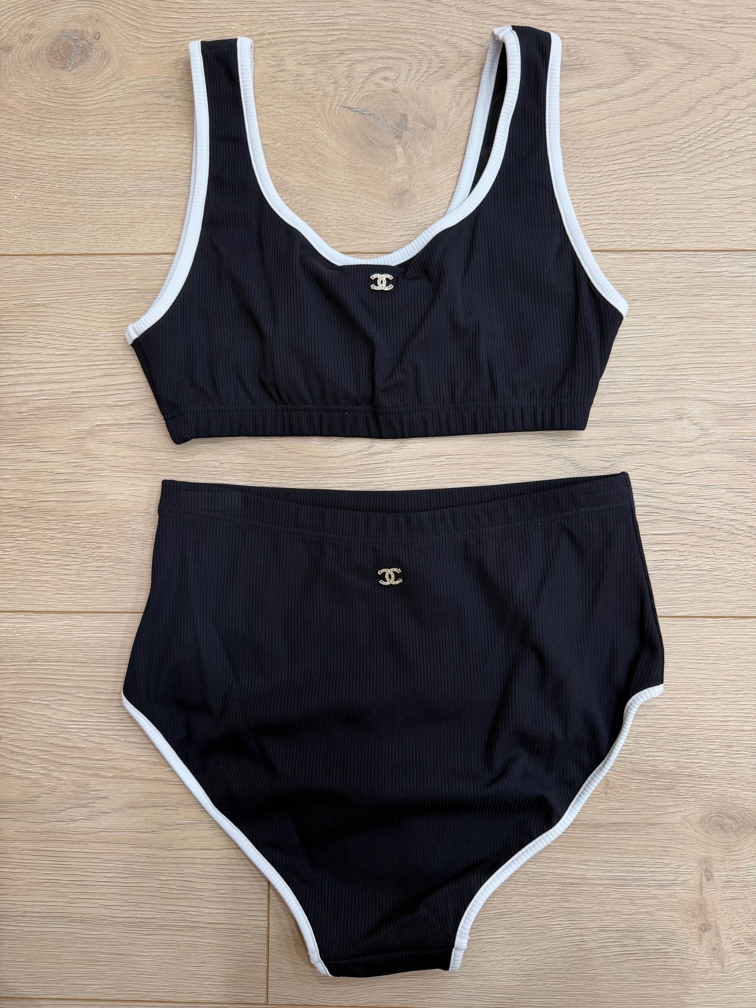 Chanel 22S White CC Logo Bikini Two Piece Swimsuit Bathing Suit 38 Size XS / US 0-2 / IT 36-38 - 8 Thumbnail