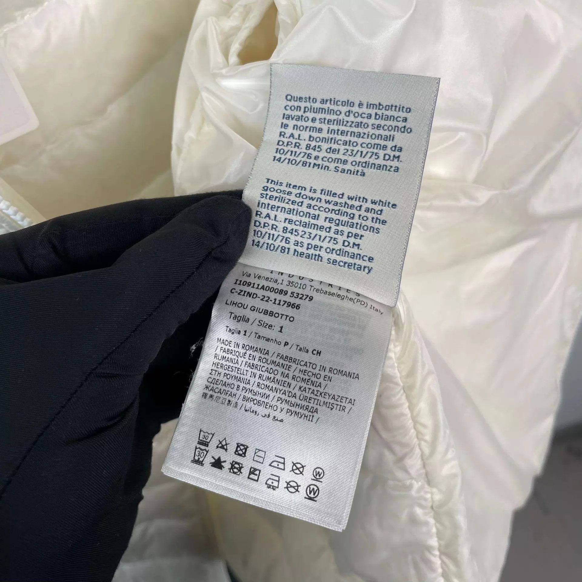 Moncler Moncler Hooded Down Jacket Size 1 White 260331YXYZF01 Size US S / EU 44-46 / 1 - 5 Thumbnail