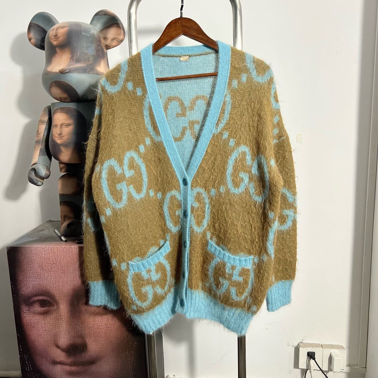 Gucci Gucci Sweater XS Women Size XS / US 0-2 / IT 36-38 - 1 Thumbnail