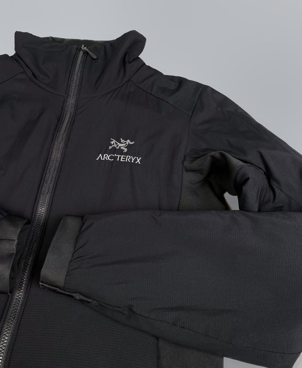 Arc'teryx Women's AW22 Arc'teryx Atom Jacket Black Insulated Size XS Size XS / US 0-2 / IT 36-38 - 9 Thumbnail