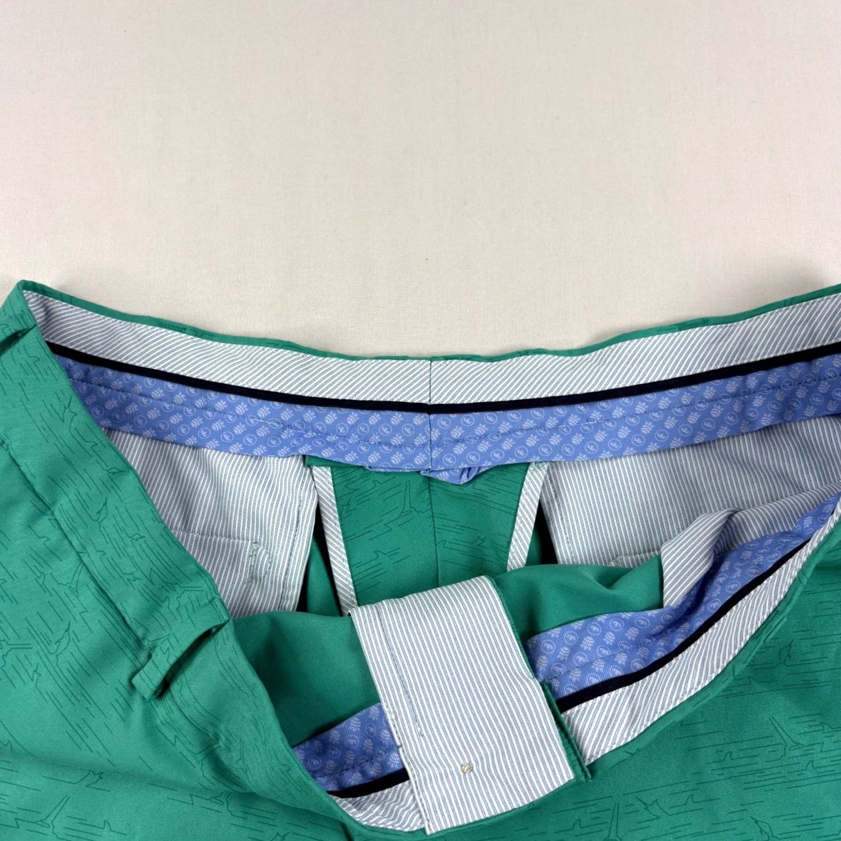 Peter Millar Peter Millar Shorts Mens 40 Green Chino Salem Performance Golf Stretch Regular Flat Front Logo Shortlists Mens Clothing Size US 40 / EU 56 - 2 Thumbnail