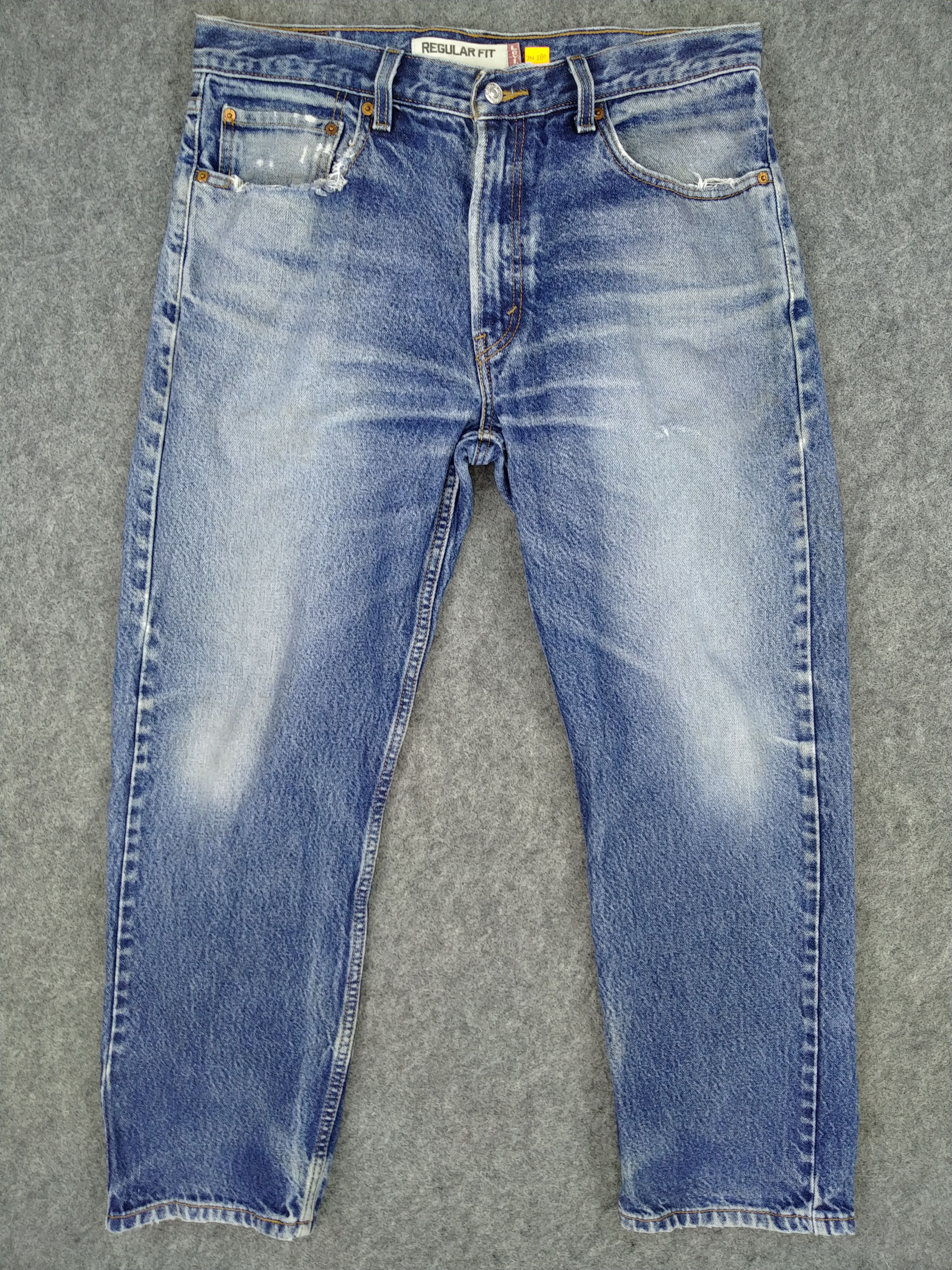 Levi's Vintage Levi's 505 Regular Fit Denim 35 x 28 Denim -JN380 Size US 35 - 1 Thumbnail