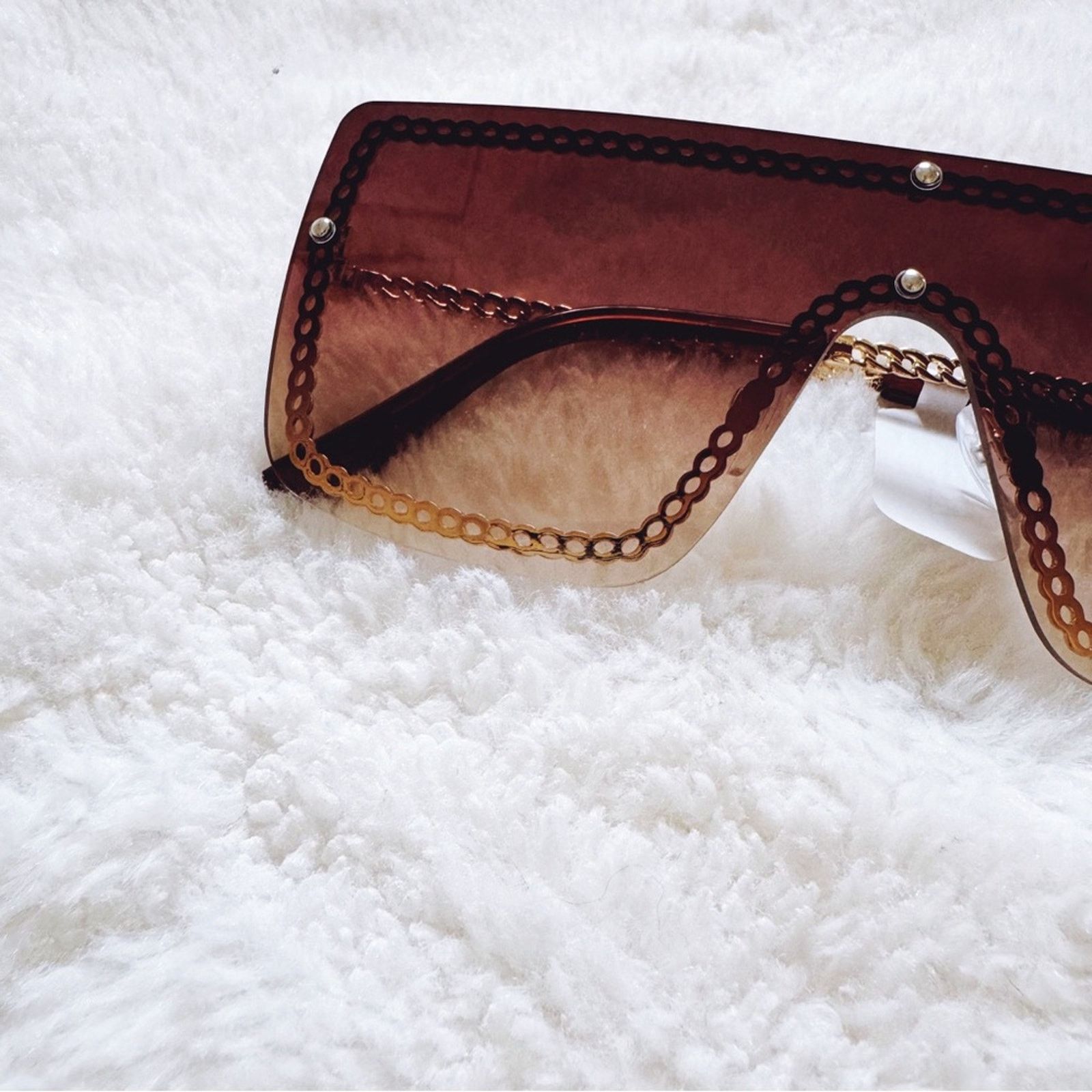 Other Christine Brown Chain Oversized Shield Sunglasses Size ONE SIZE - 3 Thumbnail