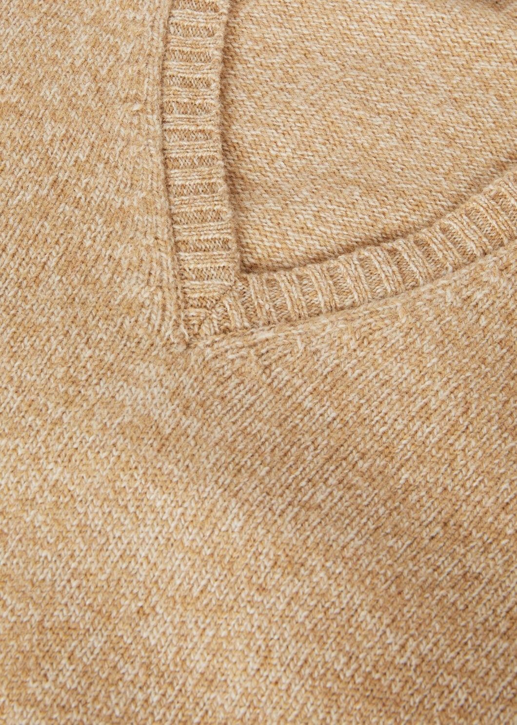 Loro Piana o1w1db10825 FAO6208 Mastallone V-neck Sweater in Camel Size S / US 4 / IT 40 - 7 Thumbnail