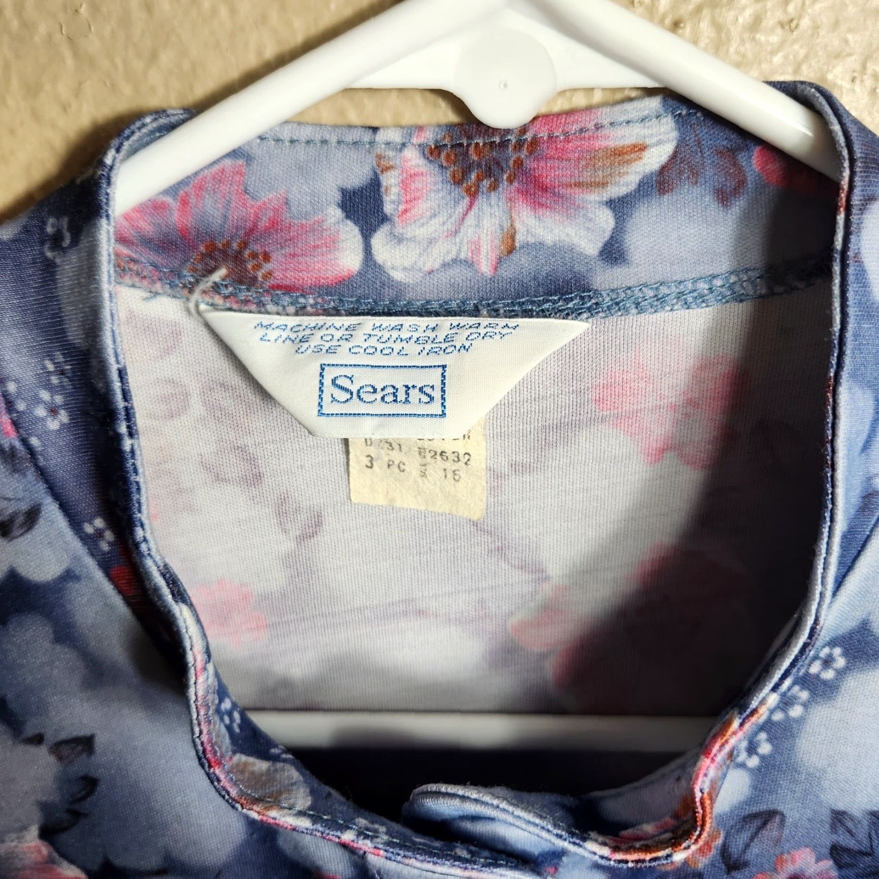 Sears Sears Womens Vintage 70s Blue Floral Buttonfront Shirt-Size 16 Shirt Womens 70s Blue Floral Secretary/Geek 16 Size XXL / US 16-18 / IT 52-54 - 3 Thumbnail