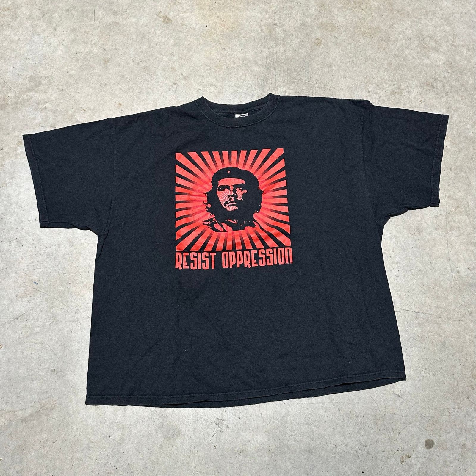 Fruit Of The Loom VINTAGE Resist Oppression SHIRT BOMBTRACK CHE GUEVARA Size US XXL / EU 58 / 5 - 1 Thumbnail