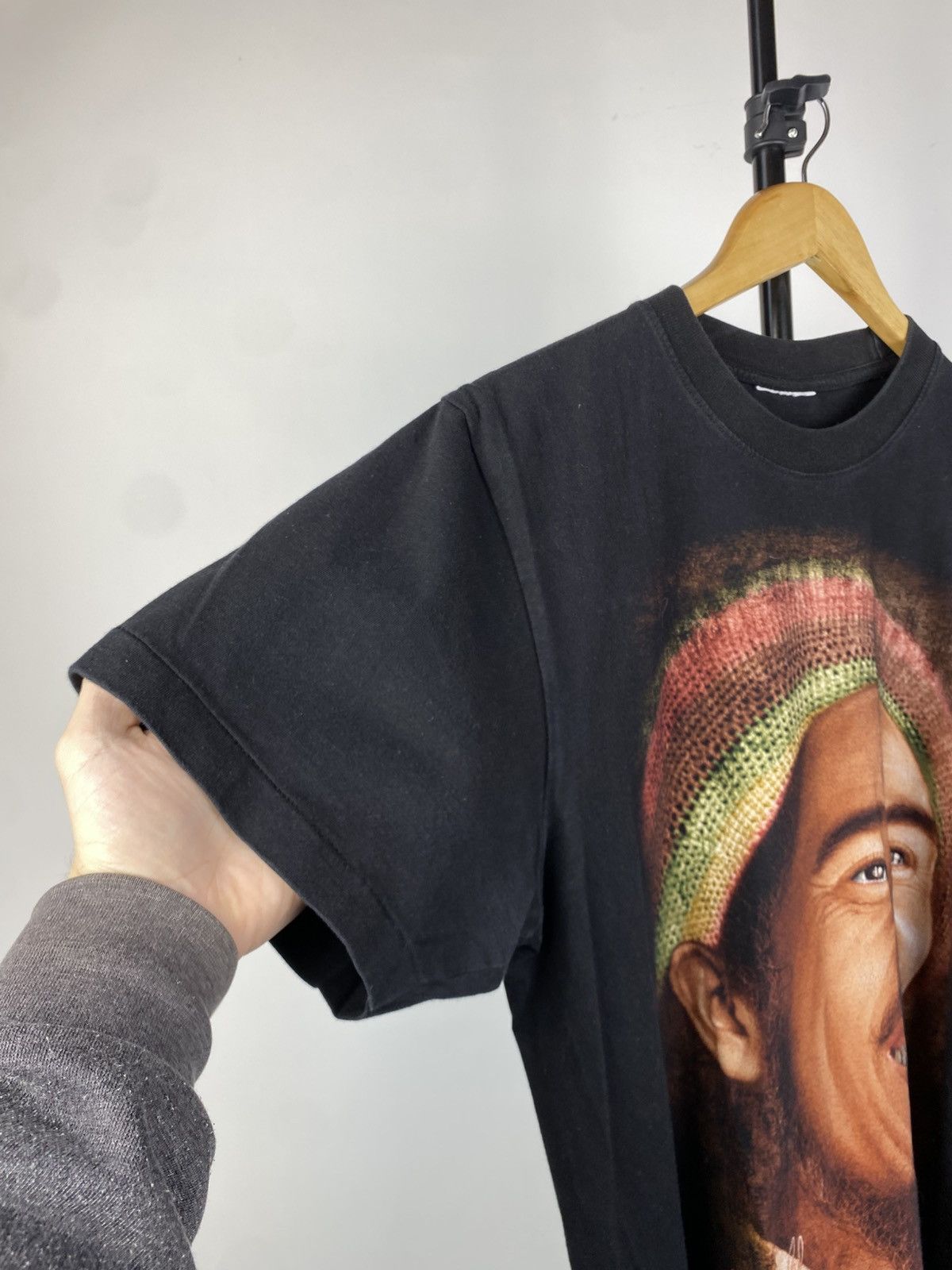 Band Tees × Bob Marley × Vintage Vintage 90s Bob Marley Legend Graphic Faded Usa CUBA T Shirt Size US L / EU 52-54 / 3 - 3 Thumbnail