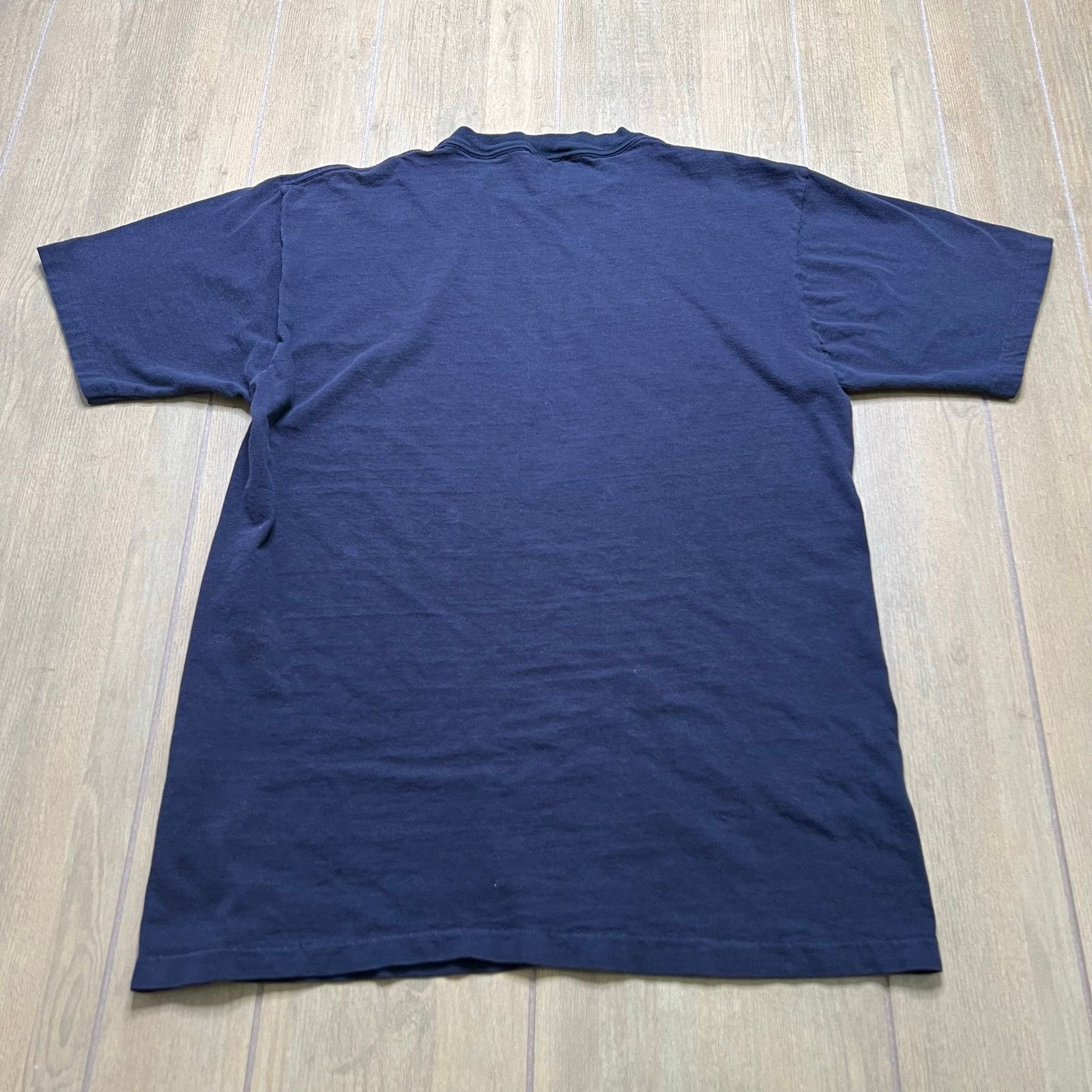 Vintage Vintage 80s Tasmanian Devil "Body Heat" t-shirt Sz XL f Size US XL / EU 56 / 4 - 8 Thumbnail