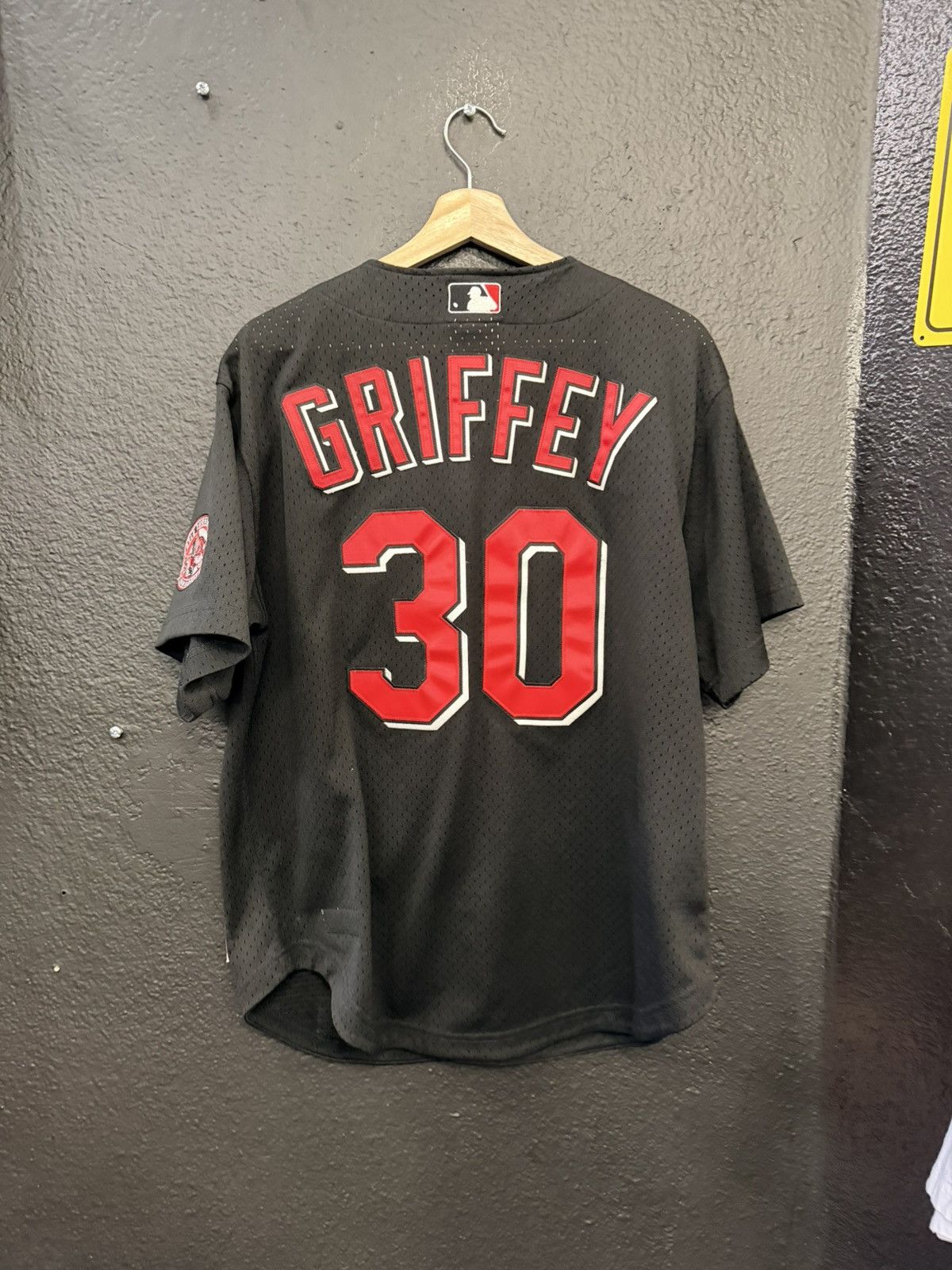 Mitchell & Ness Mitchell & Ness Cincinnati Reds Griffey #30 Size US L / EU 52-54 / 3 - 2 Thumbnail