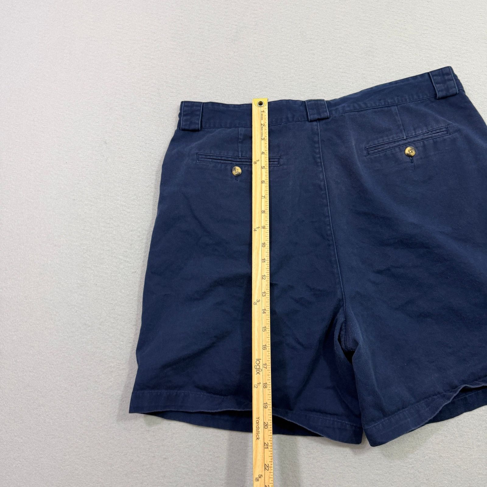 Tommy Hilfiger Vintage Tommy Hilfiger Pleated Chino Shorts 38 Blue 7 Inseam Size US 38 / EU 54 - 7 Thumbnail