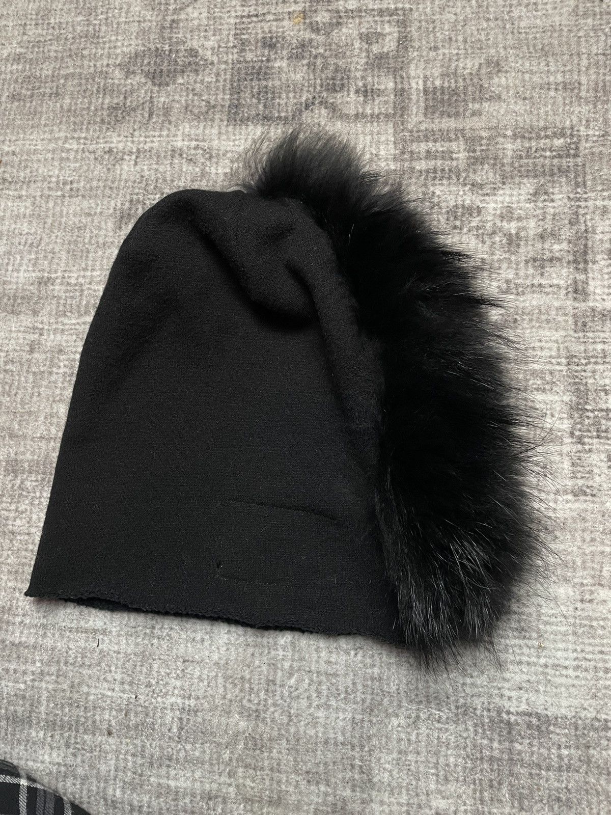 If Six Was Nine L.G.B. Le Grande Bleu Racoon Rabbit Fur Mohawk Beanie White Size ONE SIZE - 2 Thumbnail