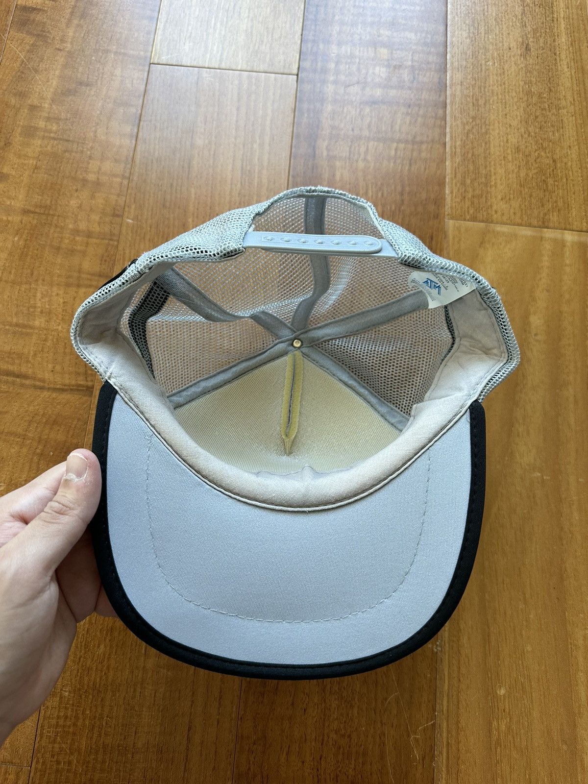 Vintage Vintage 80s Yukon Husky Maple Leaf Three Stripe Trucker Hat Size ONE SIZE - 9 Thumbnail