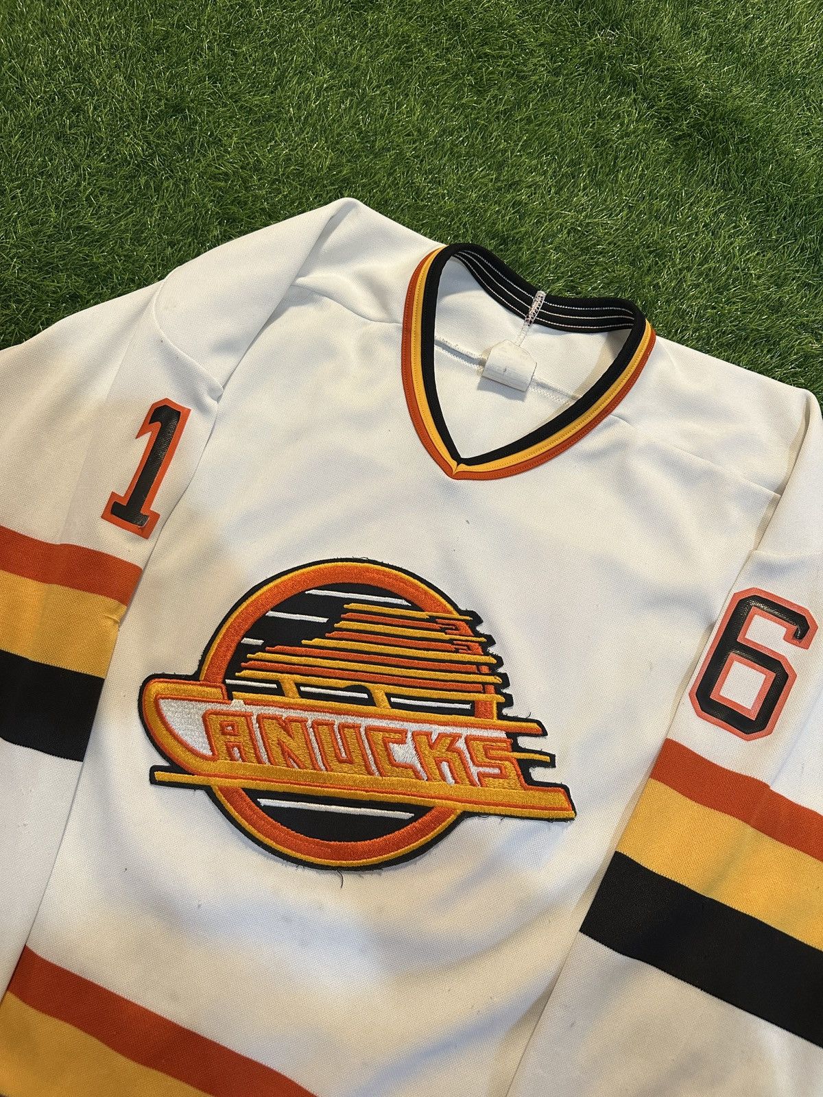 NHL Vintage nhl vancouver canucks flying skate trevor linden Lrg Size US L / EU 52-54 / 3 - 3 Thumbnail