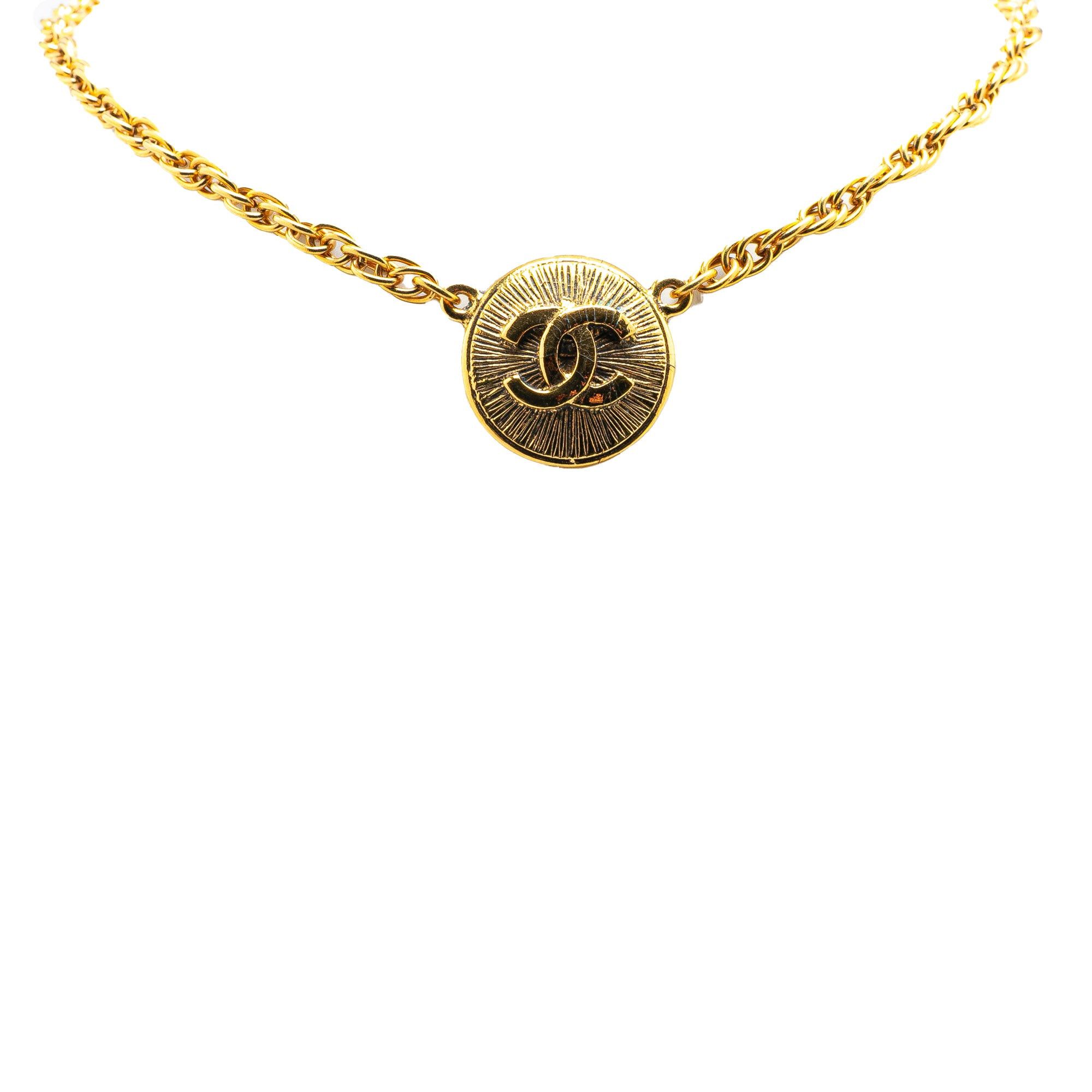 Chanel Chanel Gold Plated CC Round Pendant Necklace Gold Size ONE SIZE - 1 Thumbnail