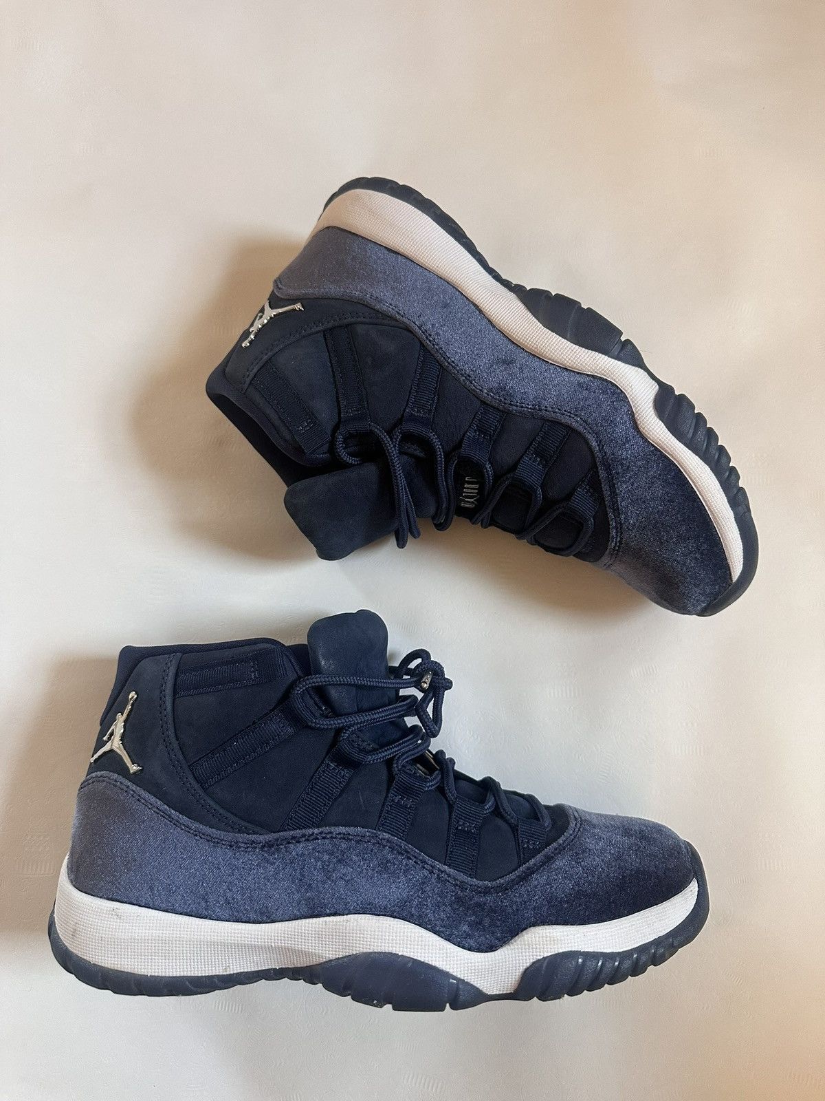Jordan Brand Women’s Midnight Navy Jordan 11s Size US 8 / IT 38 - 2 Thumbnail