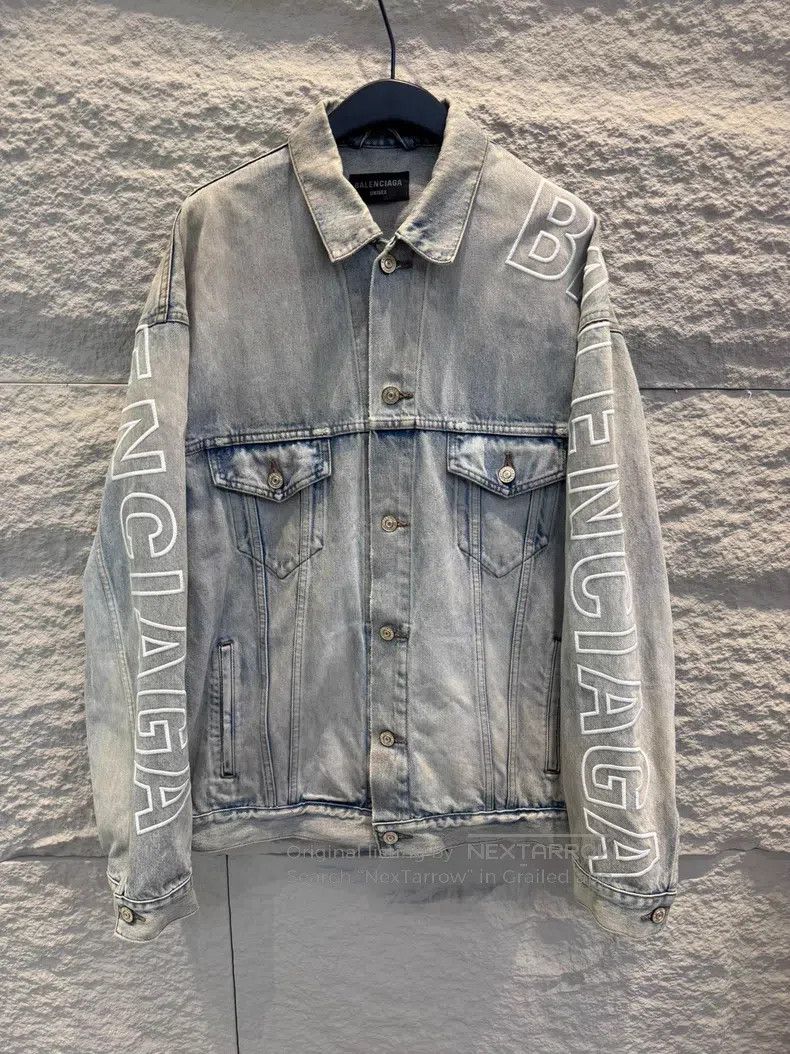 Balenciaga Balenciaga Kirin Arm Logo Denim Jacket Size US S / EU 44-46 / 1 - 1 Thumbnail
