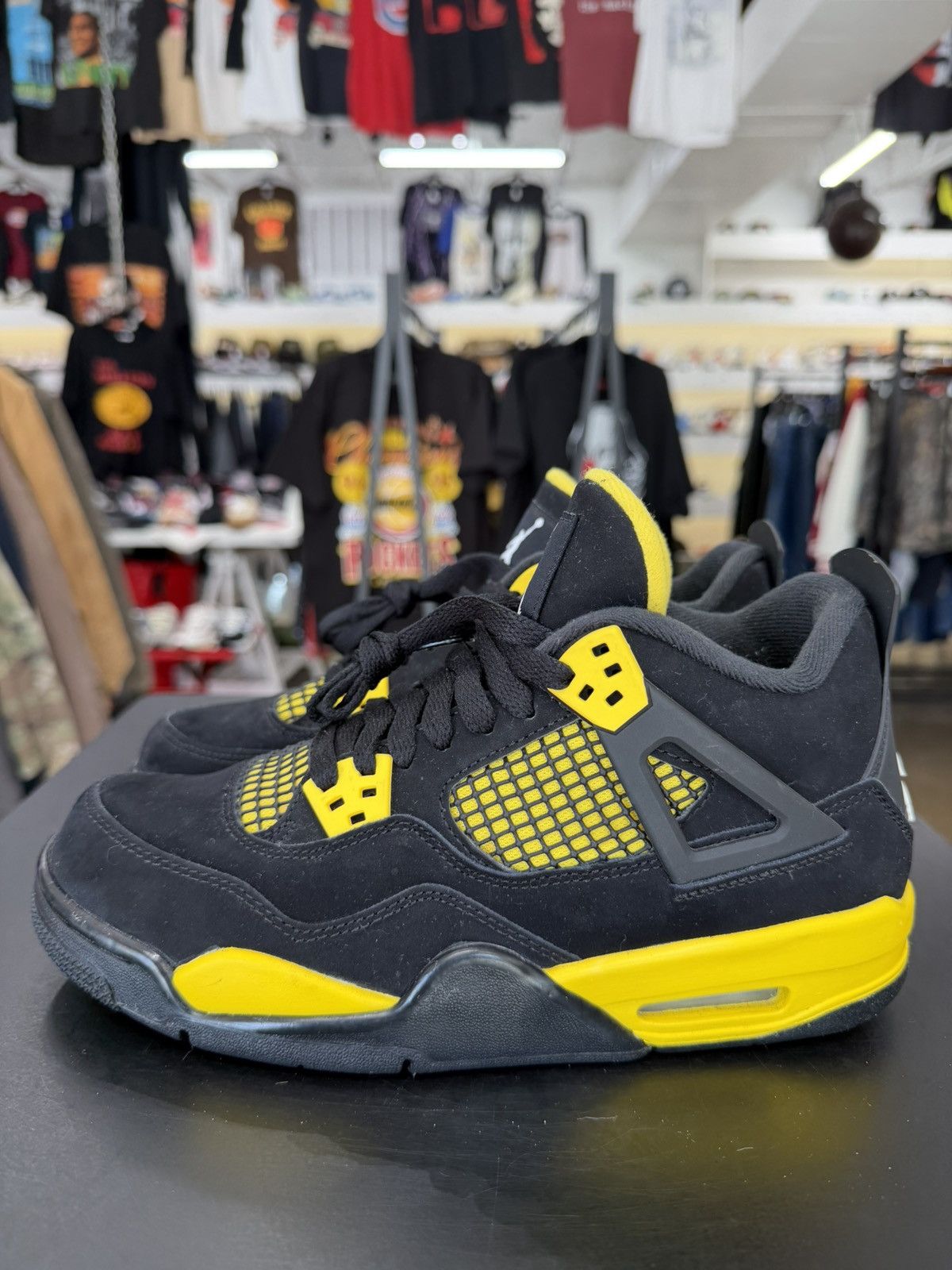 Jordan Brand Air Jordan 4 Thunder Size 6.5Y (2023) Size US 6.5 / EU 39-40 - 7 Thumbnail