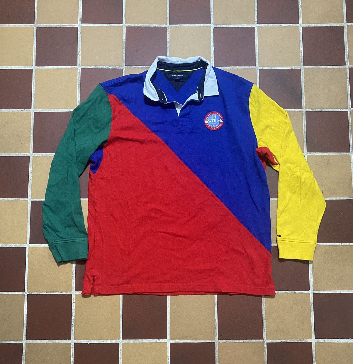 Tommy Hilfiger × Tommy Jeans × Vintage Vintage Tommy Hilfiger Sailing Gear Polo Size US XXL / EU 58 / 5 - 1 Thumbnail