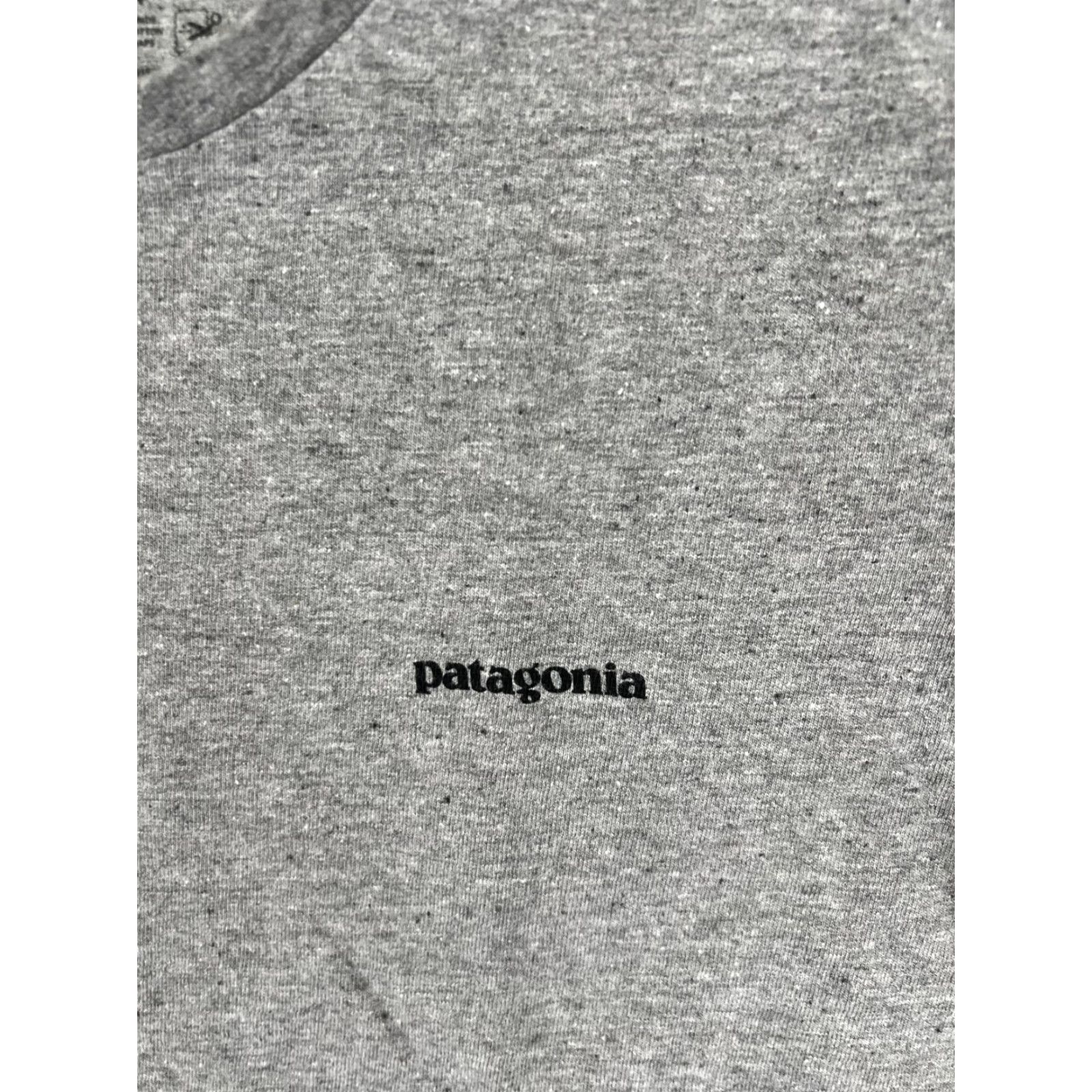 Patagonia Patagonia Logo T-Shirt Womens Small Gray Responsibili-Tee Mountain Back Graphic Size S / US 4 / IT 40 - 3 Thumbnail