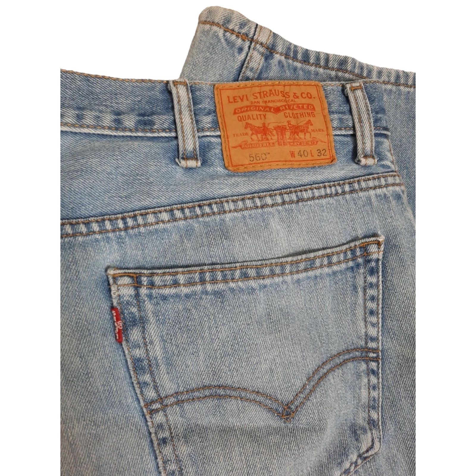 Levi's VINTAGE Levi's 560 Comfort Fit Jeans Men Denim 39x31 Blue Brown Distressed Relaxed Jeans Mens Regular Inseam 31 560 Series Size US 39 - 3 Thumbnail