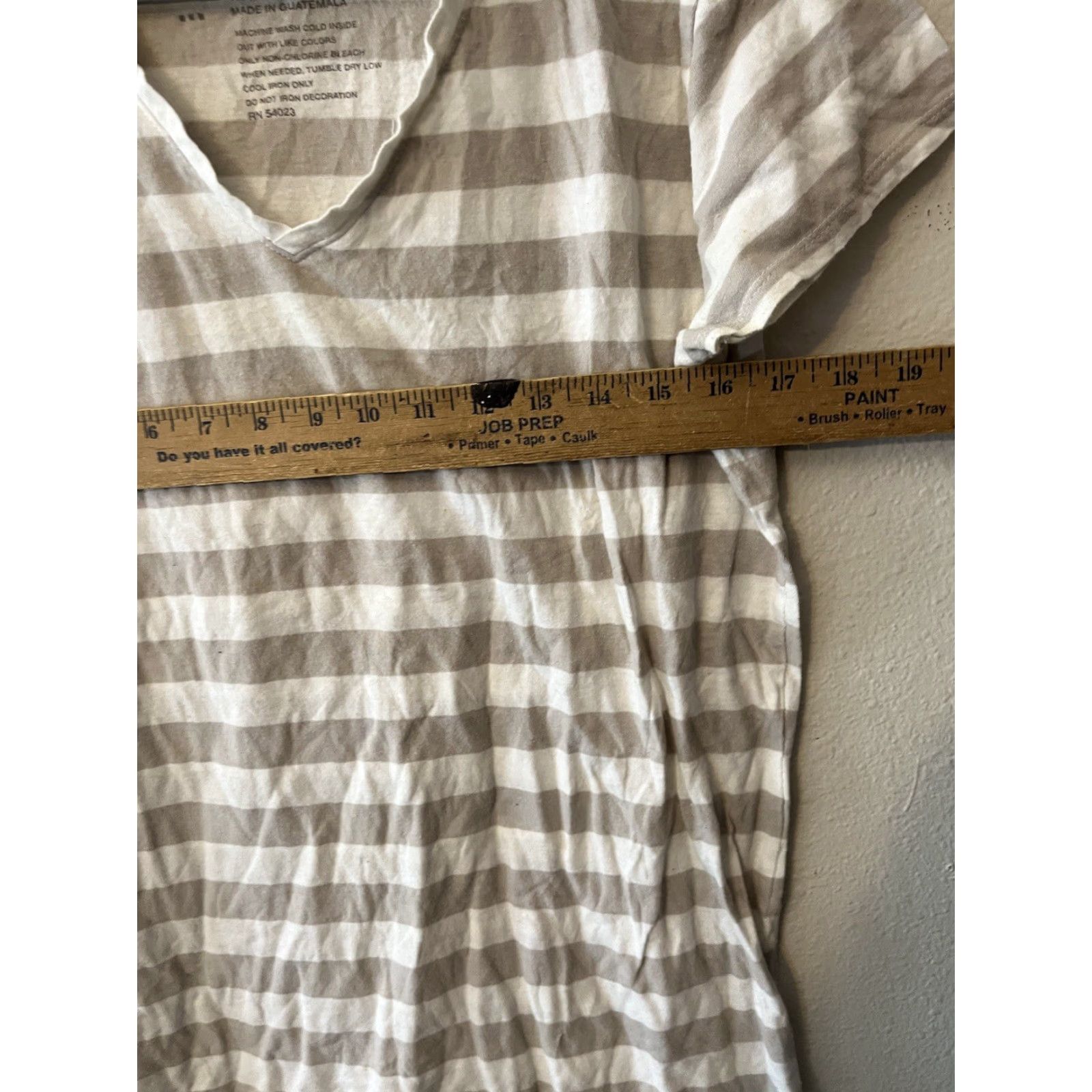 Vintage VINTAGE Favorite Favori Stripe T-shirt Gray Gray Stripe XXL V-Neck Gap Factory Women T-Shirt 2XL Women Size XXL / US 16-18 / IT 52-54 - 4 Thumbnail