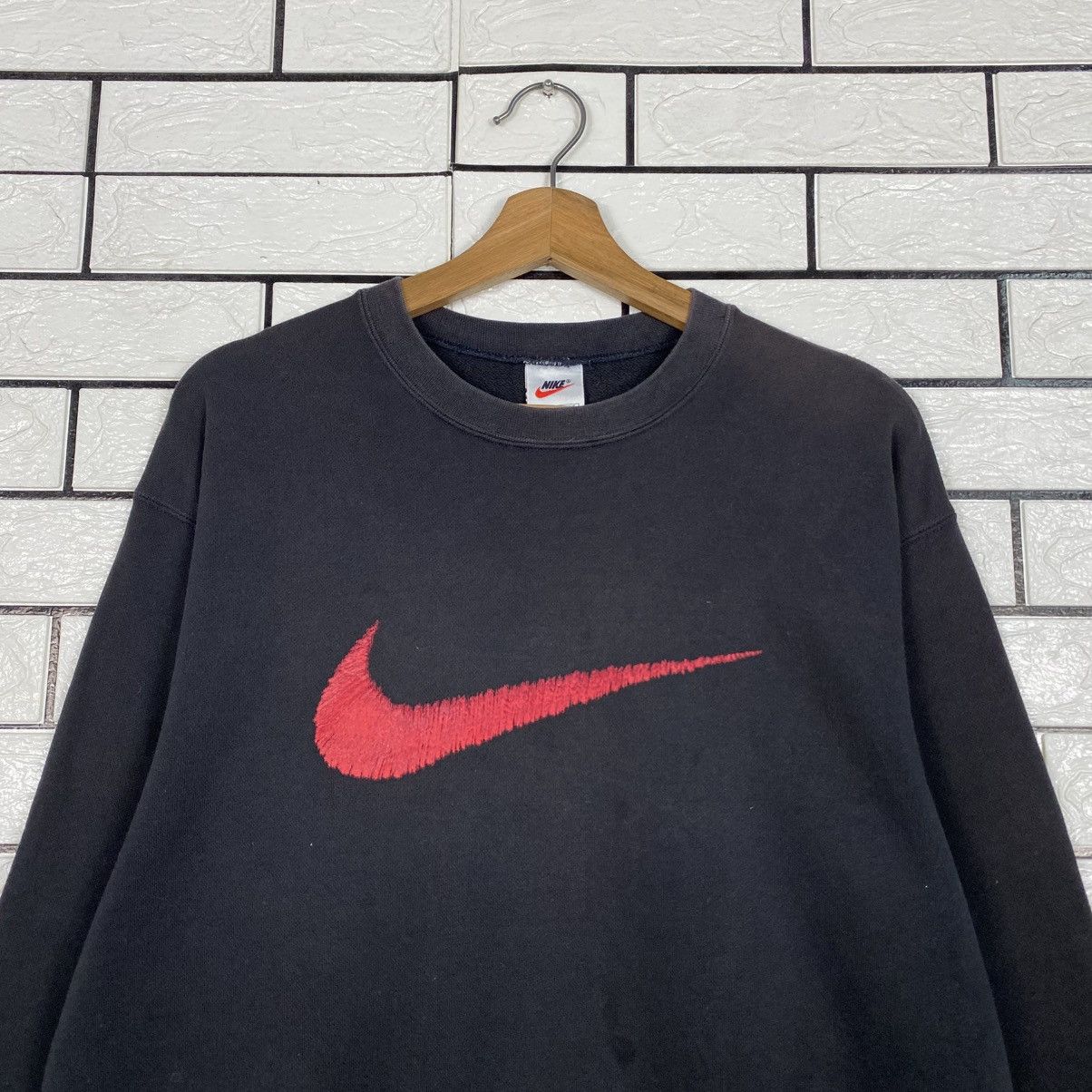 Nike Vintage Sweatshirt Crewneck Nike Big Logo Big Swoosh Size US XL / EU 56 / 4 - 4 Thumbnail