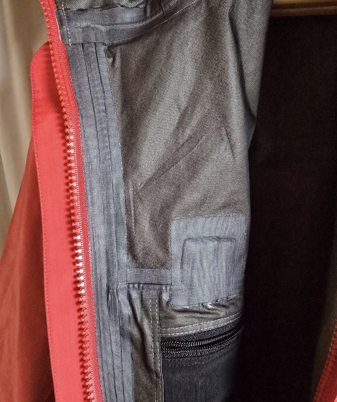 Arc'teryx Arc’teryx Alpha SV First Edition Gold Label 1999 Red XL EUC Size US XL / EU 56 / 4 - 12 Thumbnail