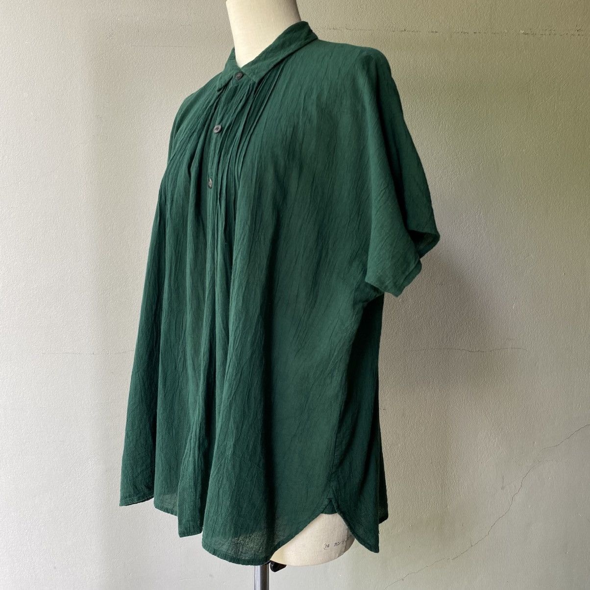 Issey Miyake Plantation Dark Green Pleated Short Sleeve Shirt Size M / US 6-8 / IT 42-44 - 3 Thumbnail