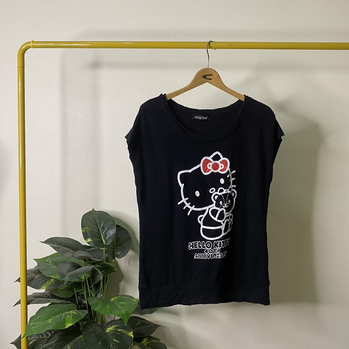 Anime × Japanese Brand × Vintage Hello Kitty 40th Anniversary Cut Off Sweatshirt Size US M / EU 48-50 / 2 - 1 Thumbnail