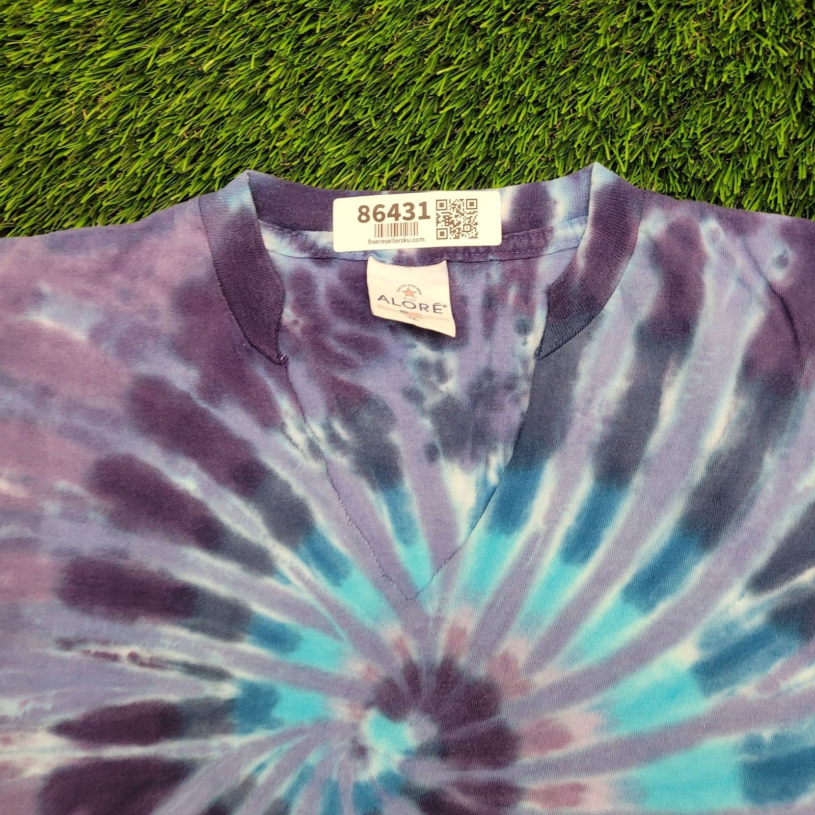 Vintage Vintage 90s Spiral Tie-Dye Shirt S/M 19x25 V-Neck USA Made Size US M / EU 48-50 / 2 - 2 Thumbnail