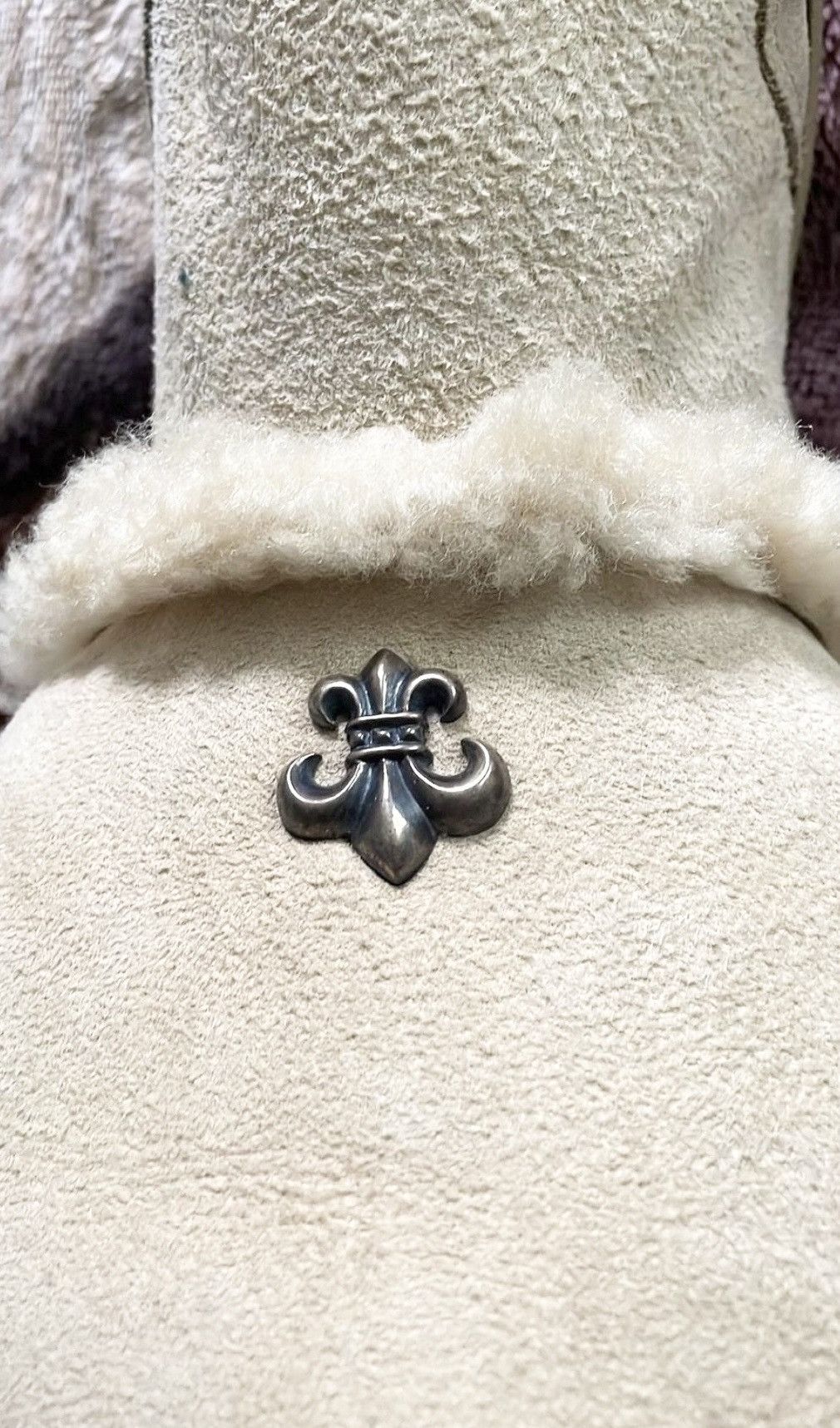Chrome Hearts × Ugg Chrome Hearts Fleur Uggs Boots | Grailed Chrome Hearts × Ugg Chrome Hearts Fleur Uggs Boots | Grailed