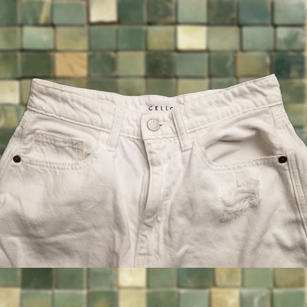 Denime VINTAGE Cello Shorts Womens Small White 100% Cotton Denim Distressed Faded Casual Jeans Size 28" / US 6 / IT 42 - 1 Thumbnail