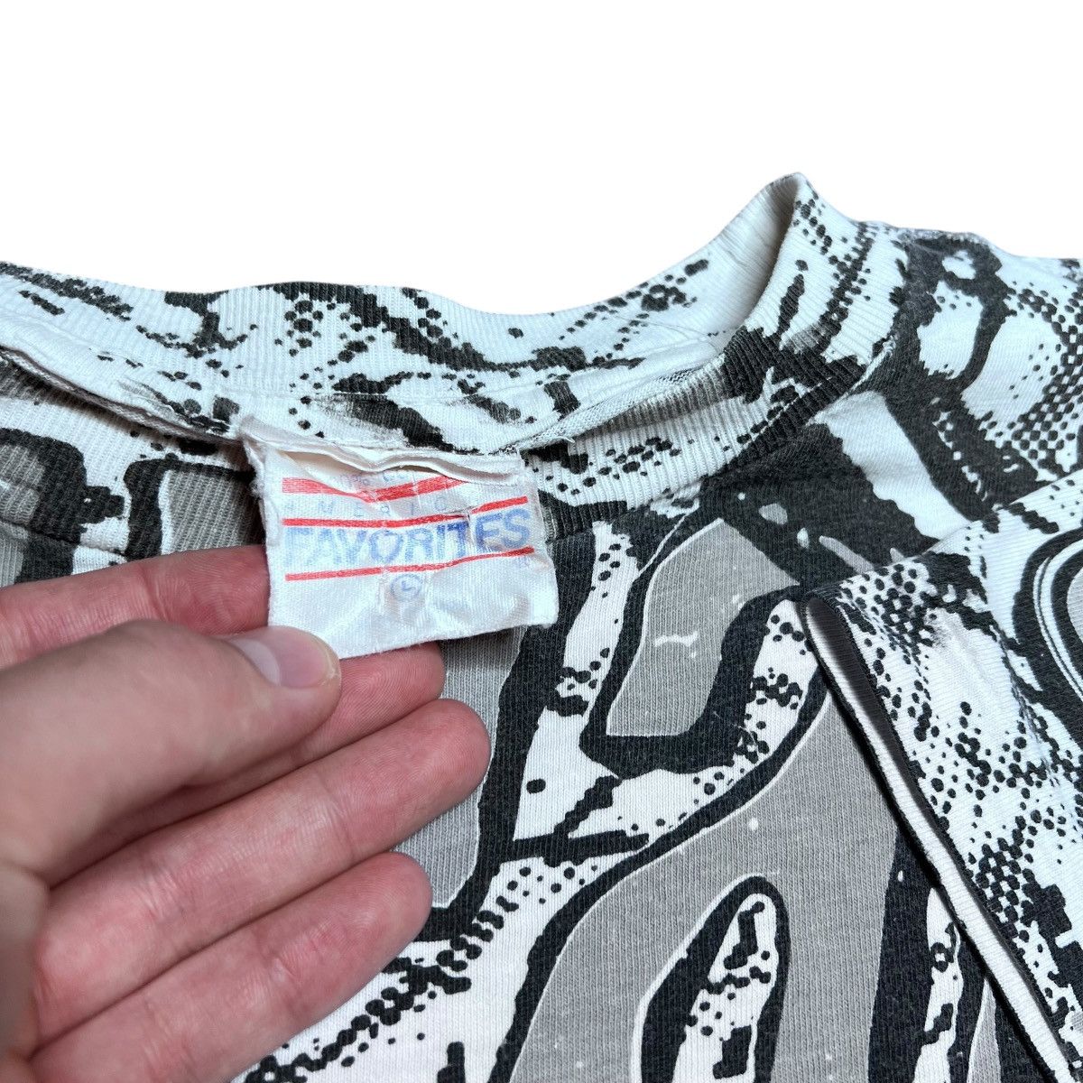 MLB Vintage 1991 MLB Chicago White Sox All Over Print Trench Tee Size US L / EU 52-54 / 3 - 4 Thumbnail