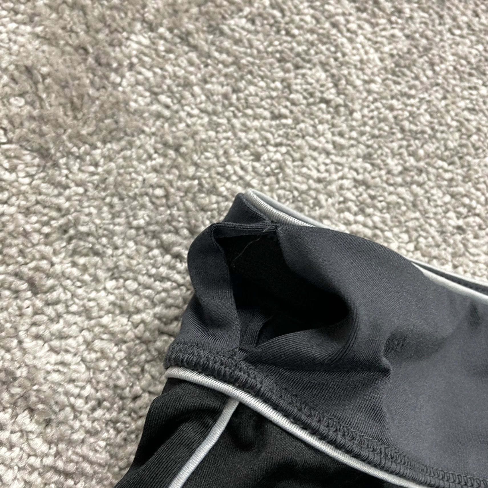 Old Navy VINTAGE Old Navy Go Out Wide Leg Leggings Pants Womens XS Black Active Athleisure 29x32 Size 26" / US 2 / IT 38 - 4 Thumbnail
