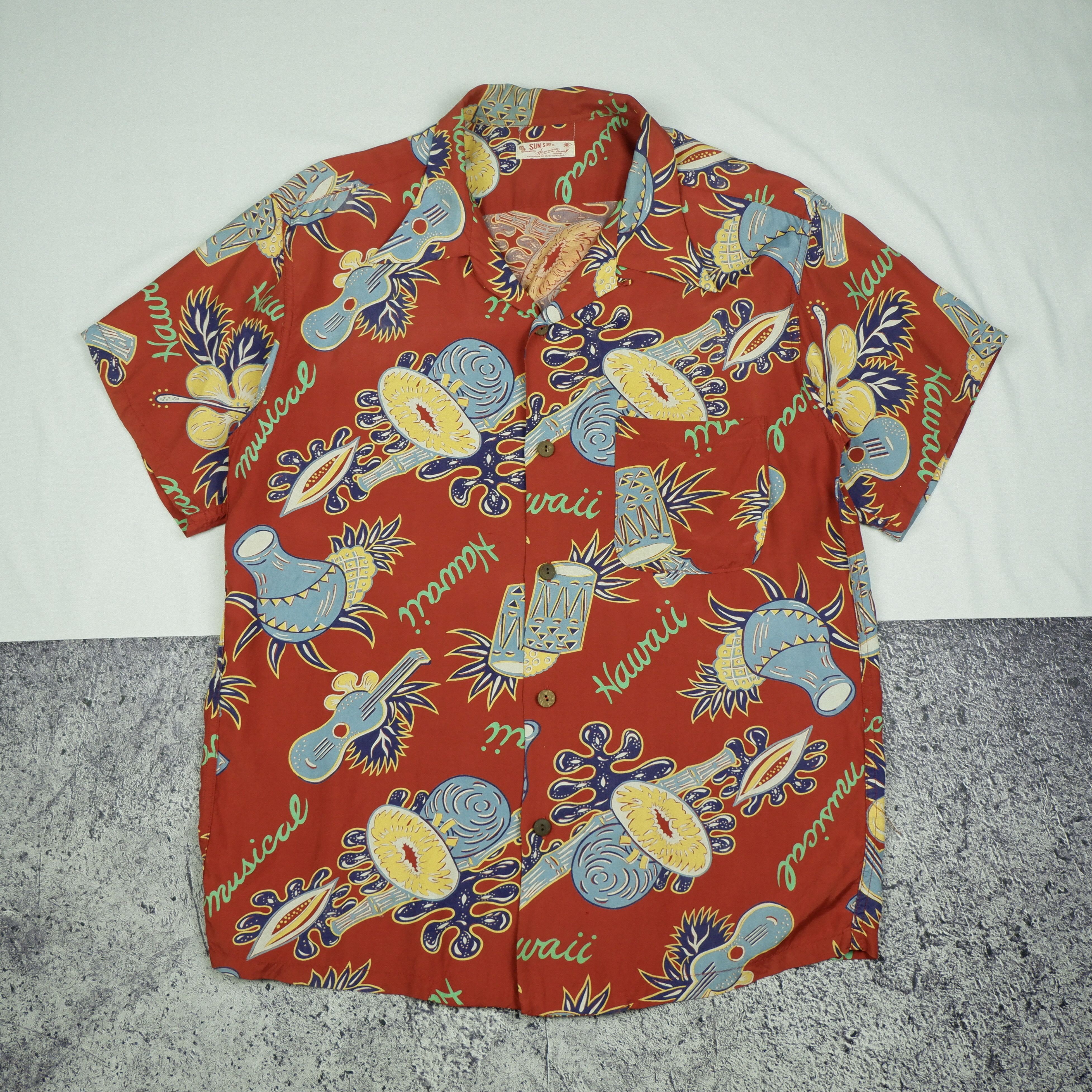 Sun Surf by Toyo Enterprise Hawaiian Aloha Shirt