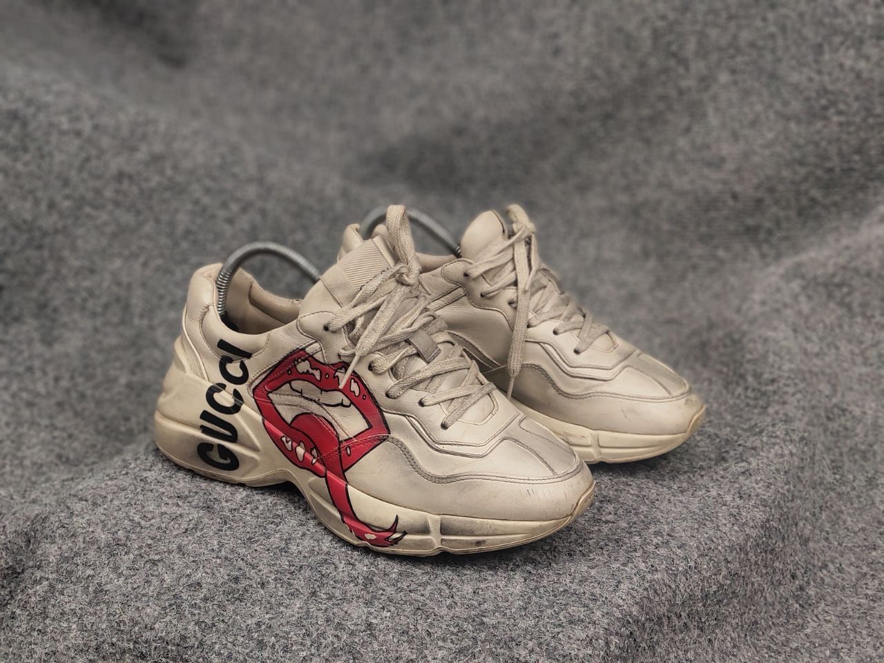 Gucci Gucci Authentic Cream Leather Mouth Print Rhyton Sneakers Size US 9 / IT 39 - 8 Thumbnail