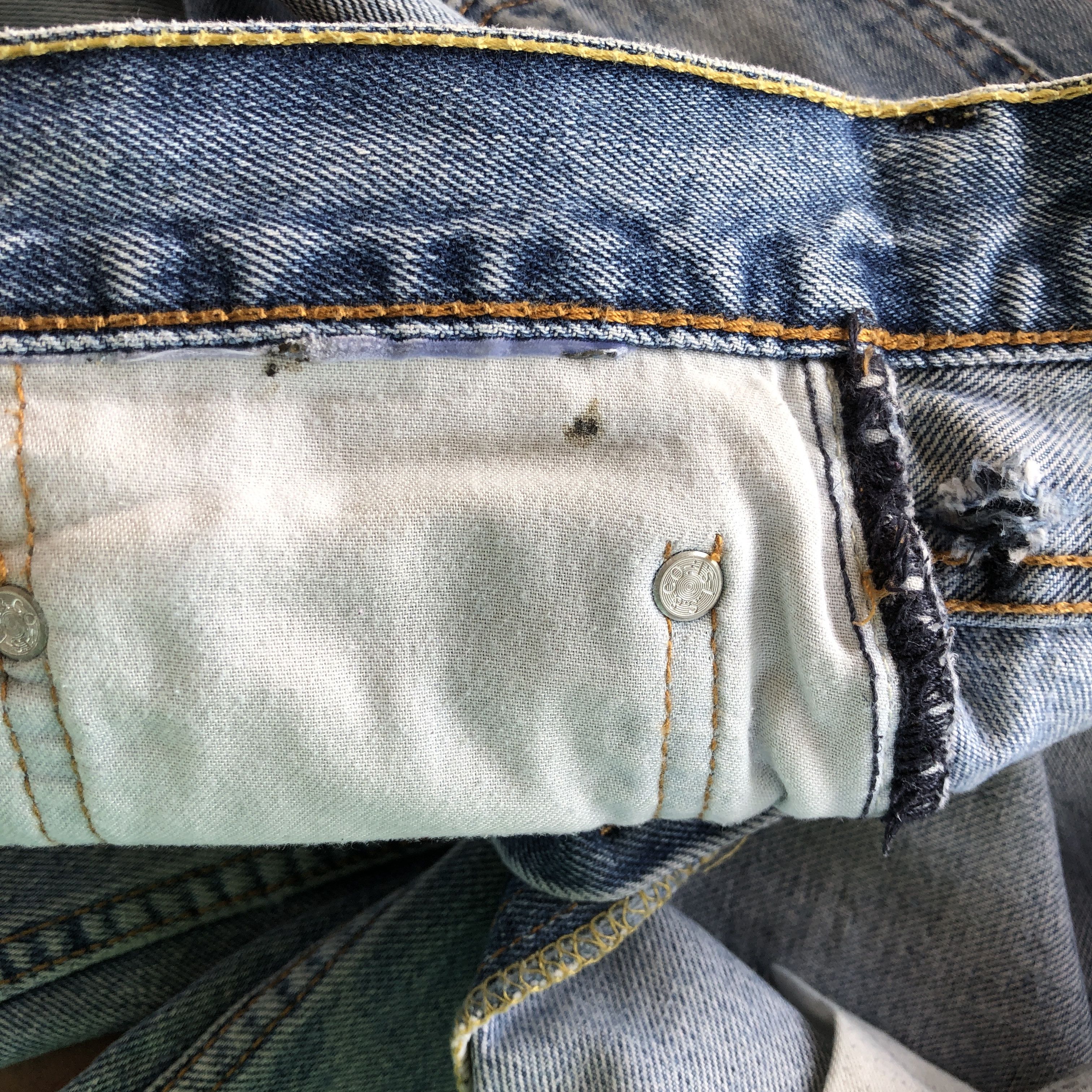 Levi's Vintage Levis 505 Distressed Light Wash Jeans Levis' Denim Size US 36 / EU 52 - 9 Thumbnail
