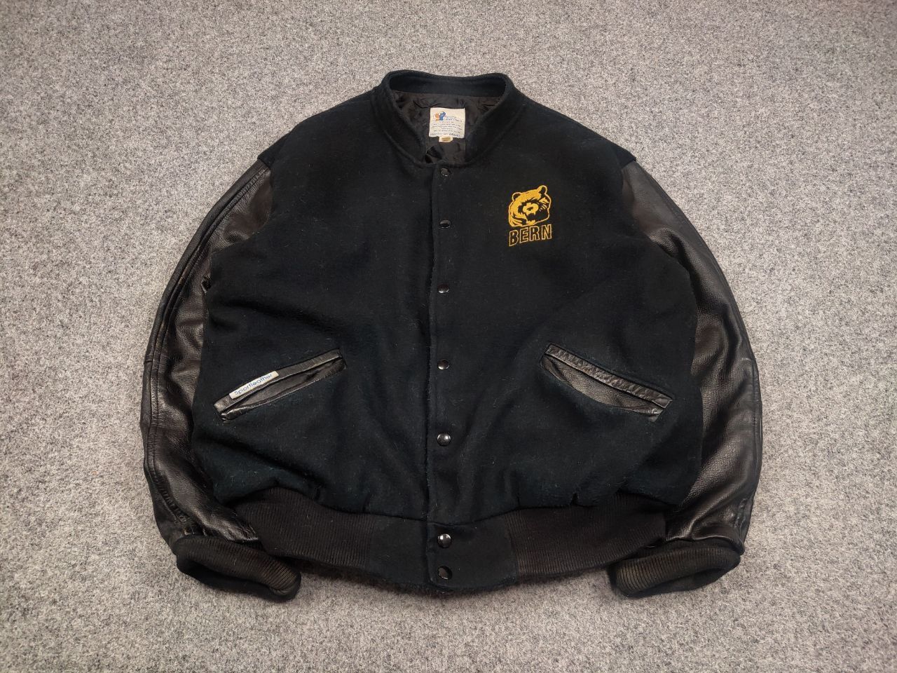 NBA Rare Vintage 90's Grizzlies Bern Wool Leather Bomber jacket Size US XL / EU 56 / 4 - 2 Thumbnail
