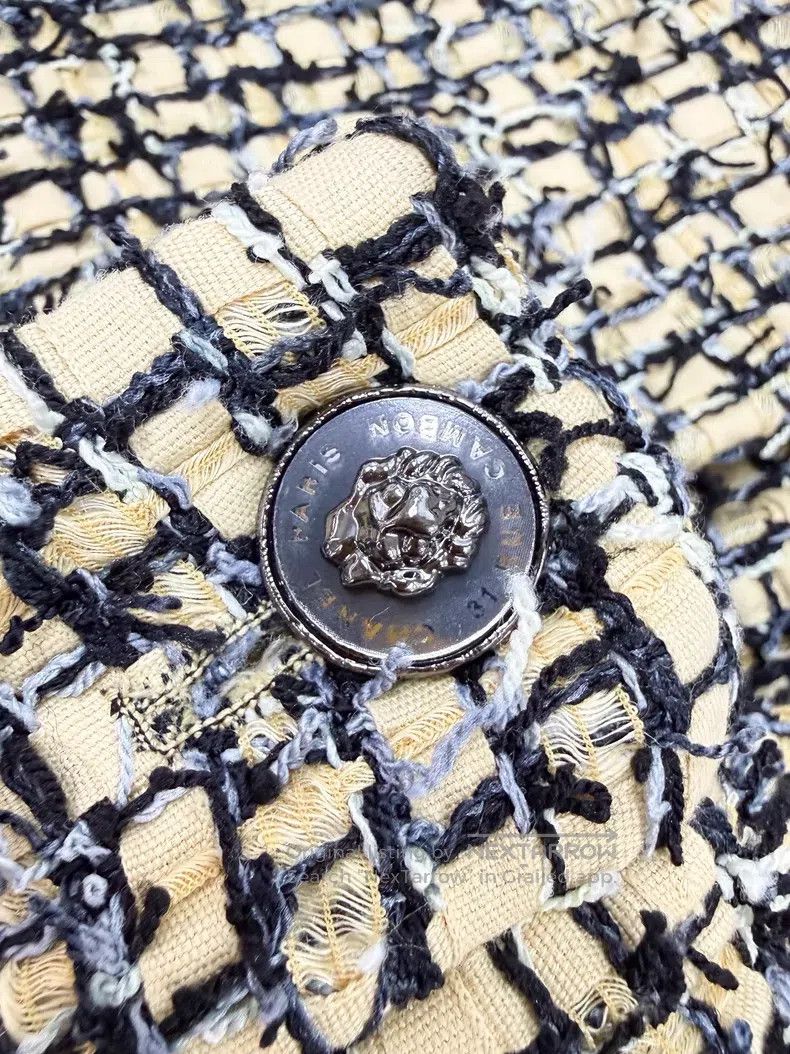 Chanel Chanel Pin black tweed woven shorts and skirts Size 24" / US 00 / IT 34 - 4 Thumbnail