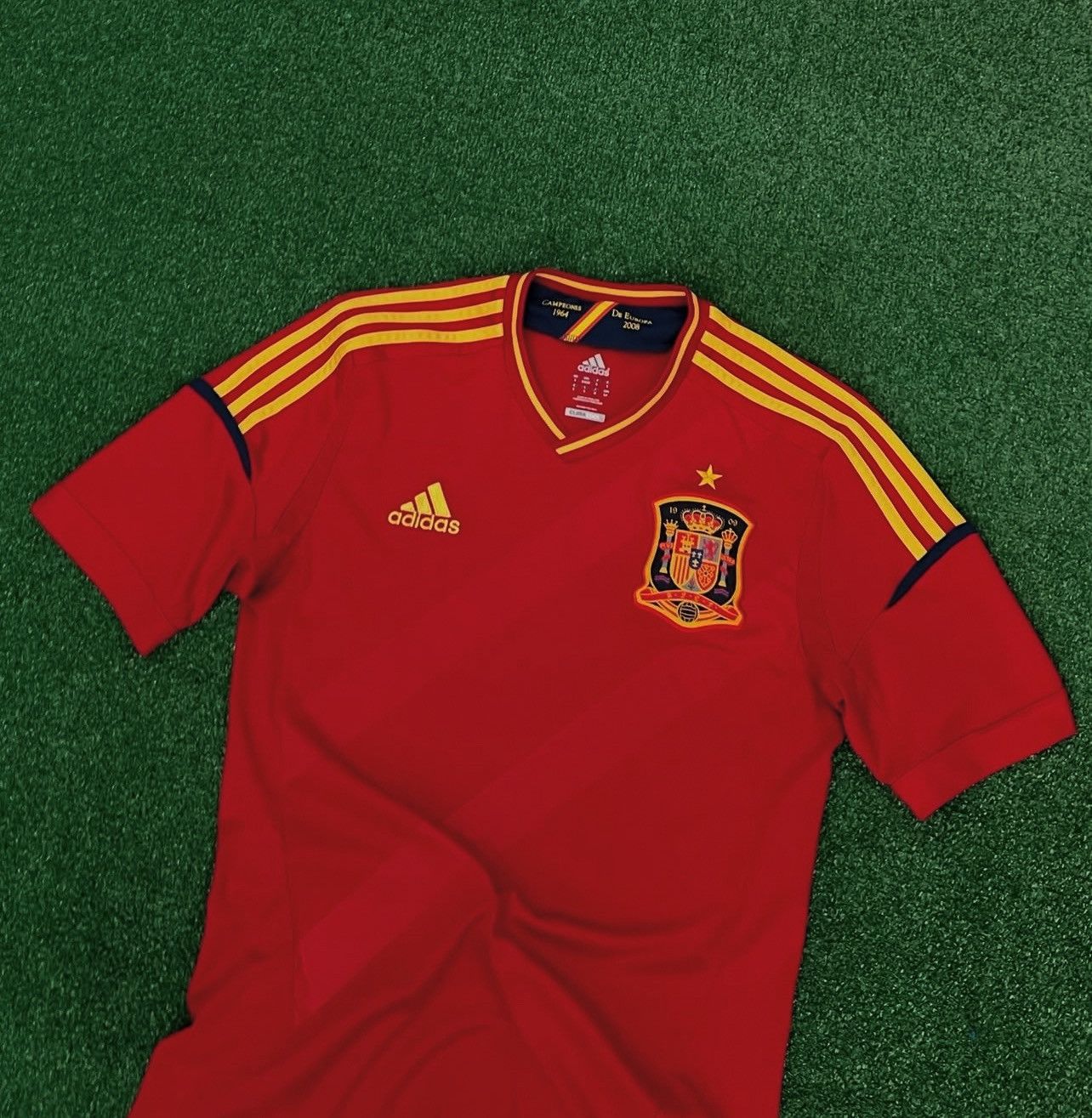 Adidas Spain Euro 2012 Home Kit Size US S / EU 44-46 / 1 - 2 Thumbnail