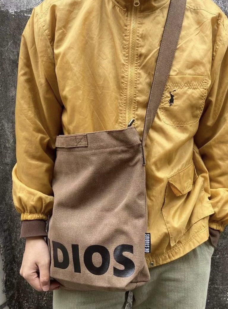 Japanese Brand × Vintage Retro fashion y2k canvas messenger bag tote bag Size ONE SIZE - 1 Thumbnail