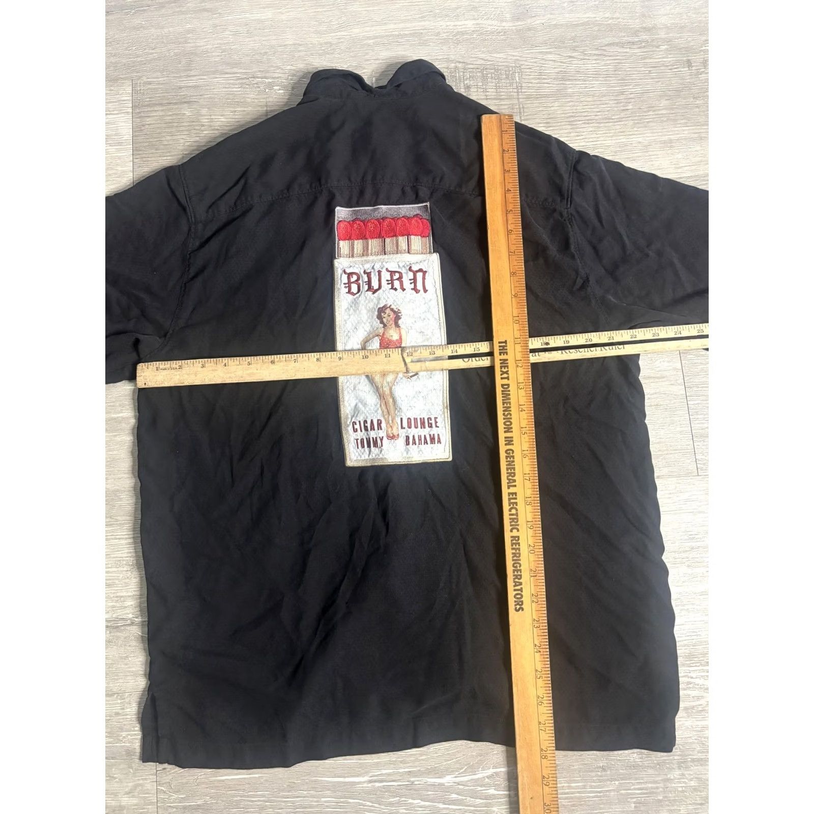 Tommy Bahama VINTAGE Tommy Bahama Shirt Mens Medium Black Silk Cigar Lounge Pin-Up Camp Button Front Size US M / EU 48-50 / 2 - 5 Thumbnail