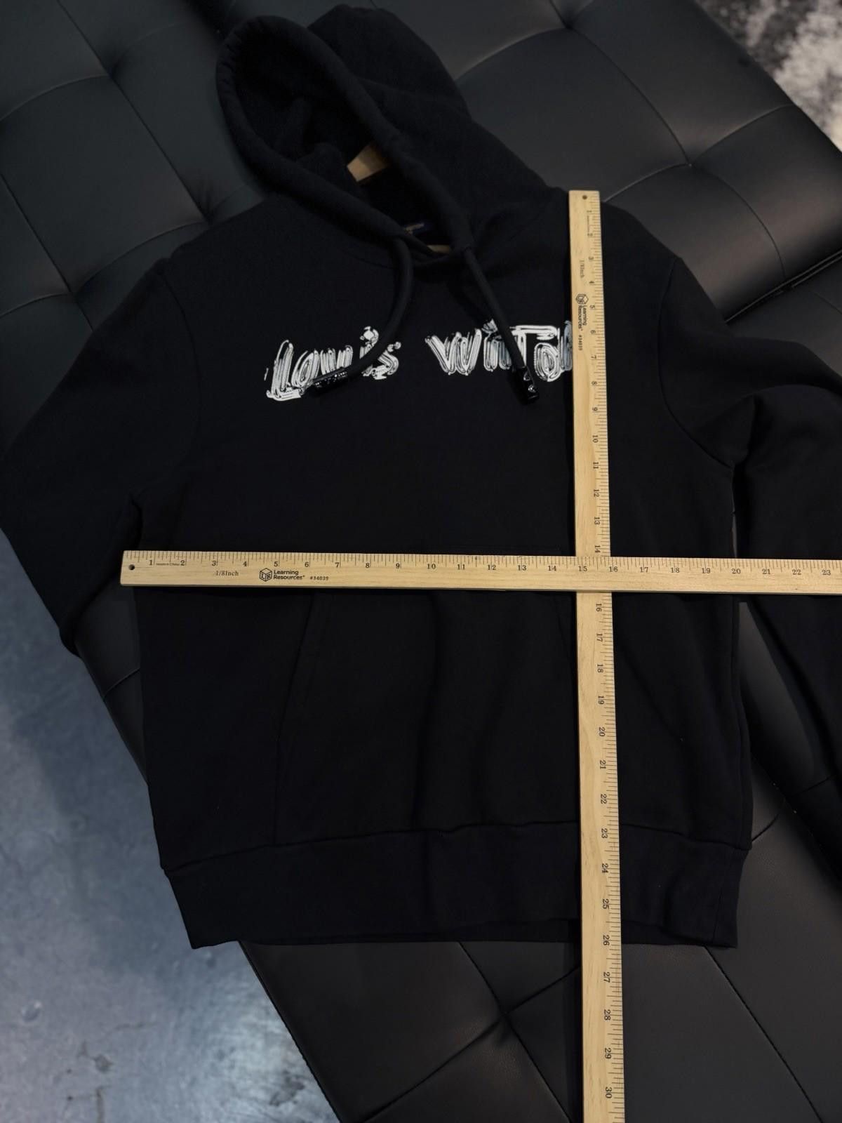 Louis Vuitton Size Medium - Louis Vuitton Graphic Hoodie Black SS22 1A9SVP Size US M / EU 48-50 / 2 - 8 Thumbnail