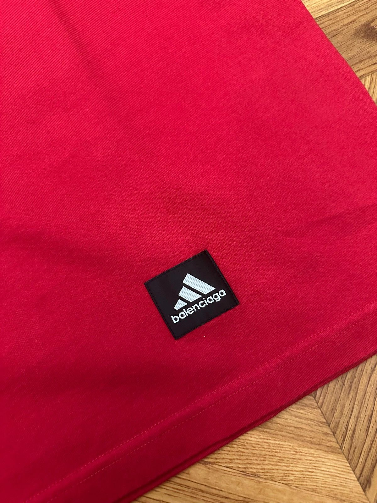 Adidas × Balenciaga Balenciaga Adidas T-shirt in Red Size US M / EU 48-50 / 2 - 4 Thumbnail